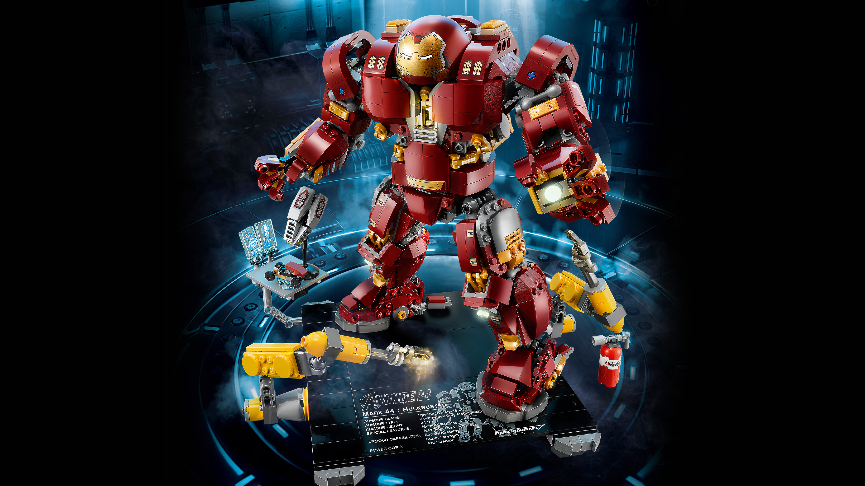 Zestaw Lego Avengers Hulkbuster, duży czerwony mech z kilkoma odłączanymi częściami.