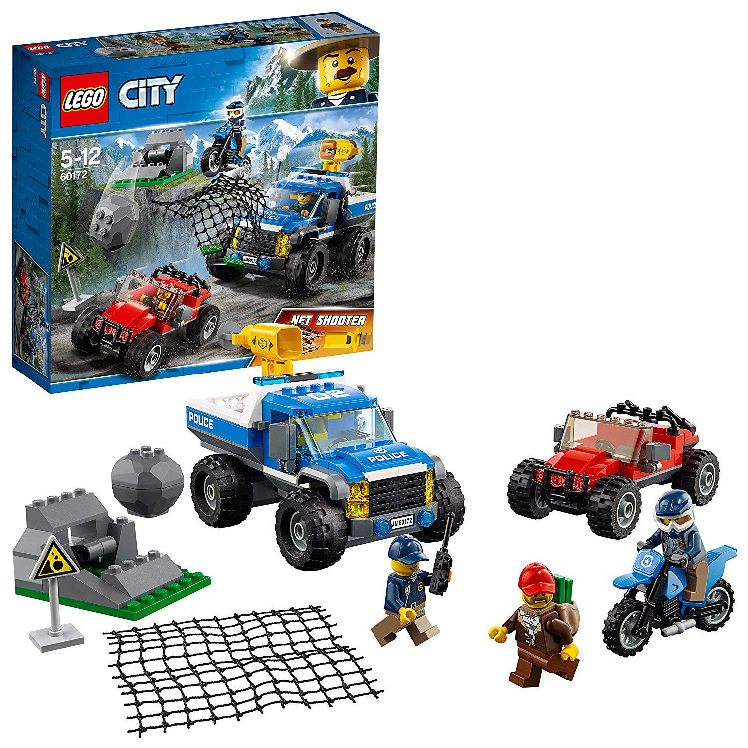 Zestaw Lego City z ciężarówką policyjną, dwoma buggy, dwiema minifigurkami i wyrzutnią siatki. Pudełko jest w widoku.