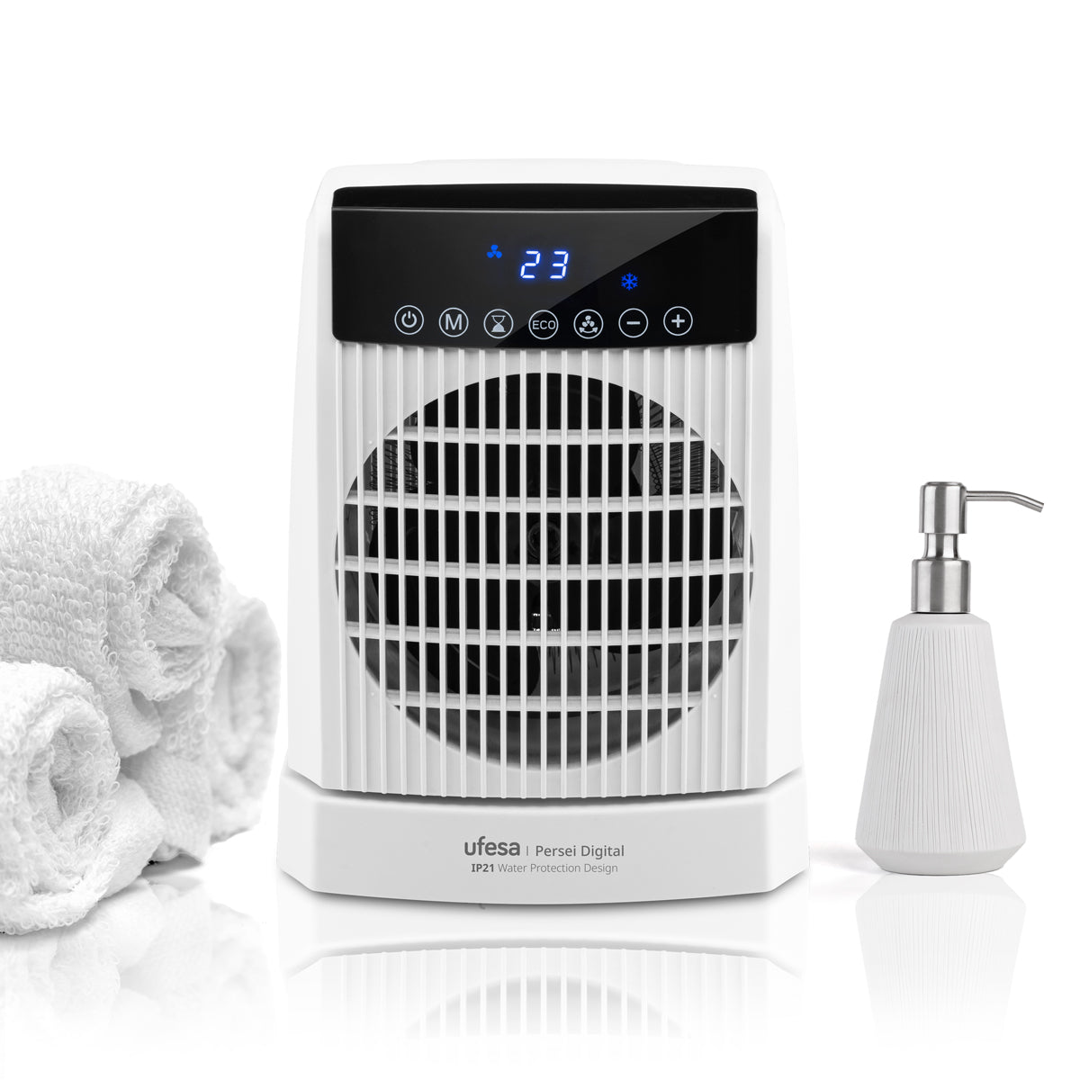 Stufa bianca e compatta con display digitale. Asciugamani e un dispenser di sapone bianco.