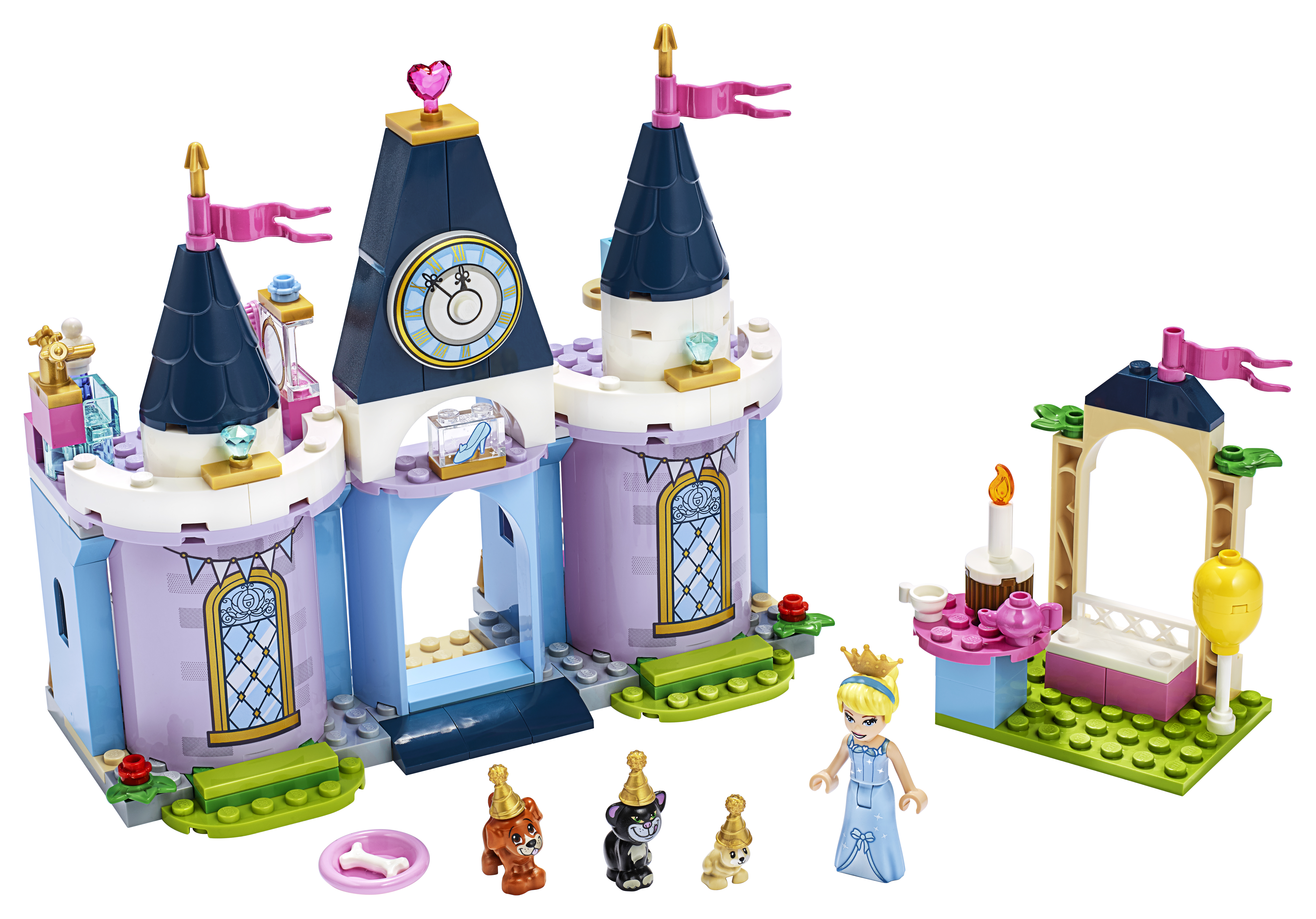 Bir Lego Disney Prenses kalesi, figürler, bir doğum günü pastası ve hayvanlar görülebilir.