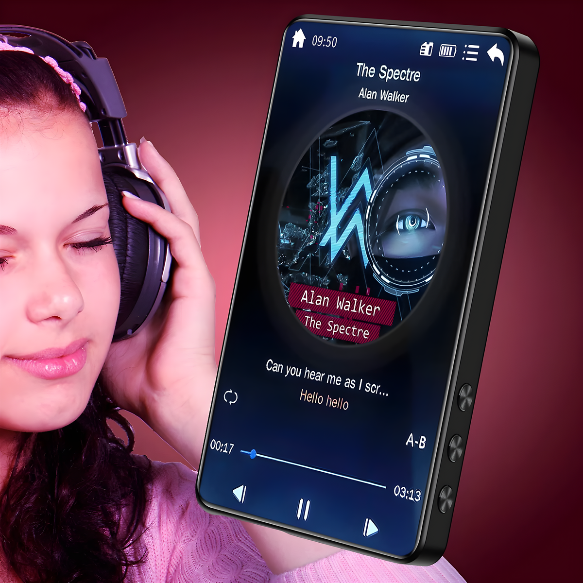 Frau hört Musik auf einem schwarz-silbernen Musikplayer.