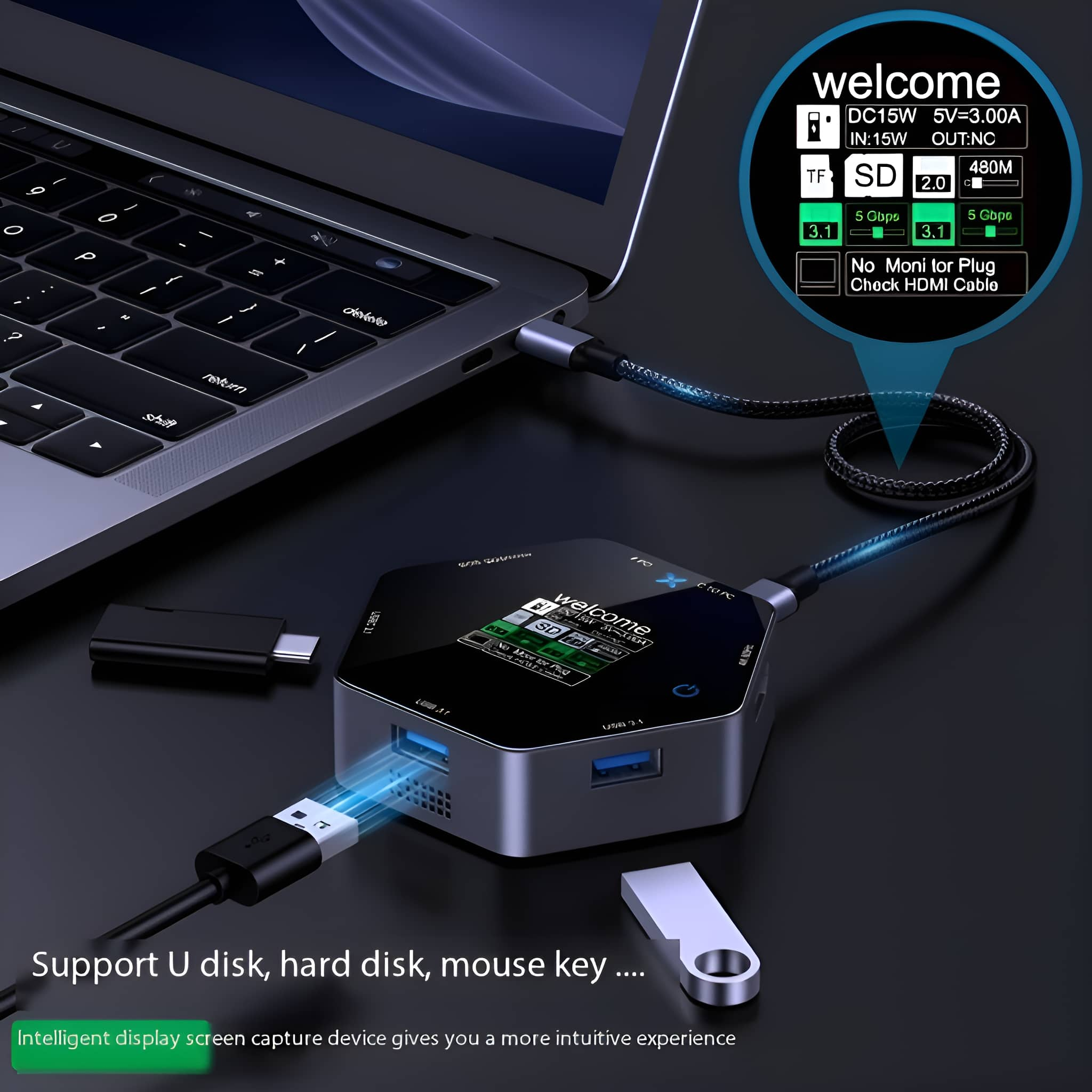 Ein silberner Hub verbindet sich mit einem Laptop. Es hat USB-Anschlüsse und zeigt Informationen auf einem Bildschirm an.