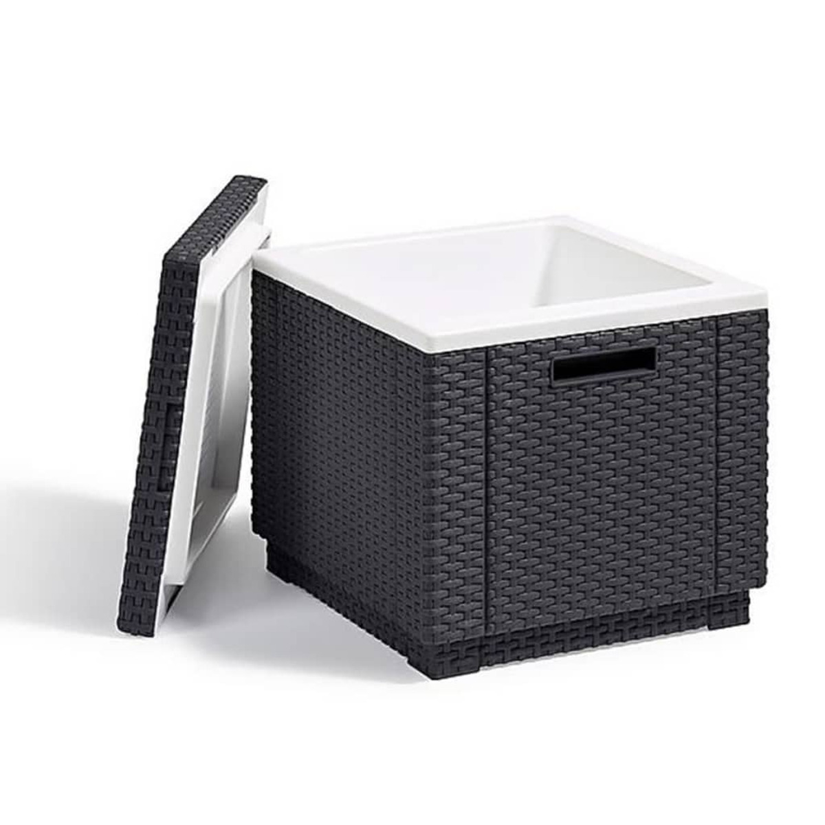 Refrigeratore intrecciato grigio scuro con coperchio aperto, interno bianco.