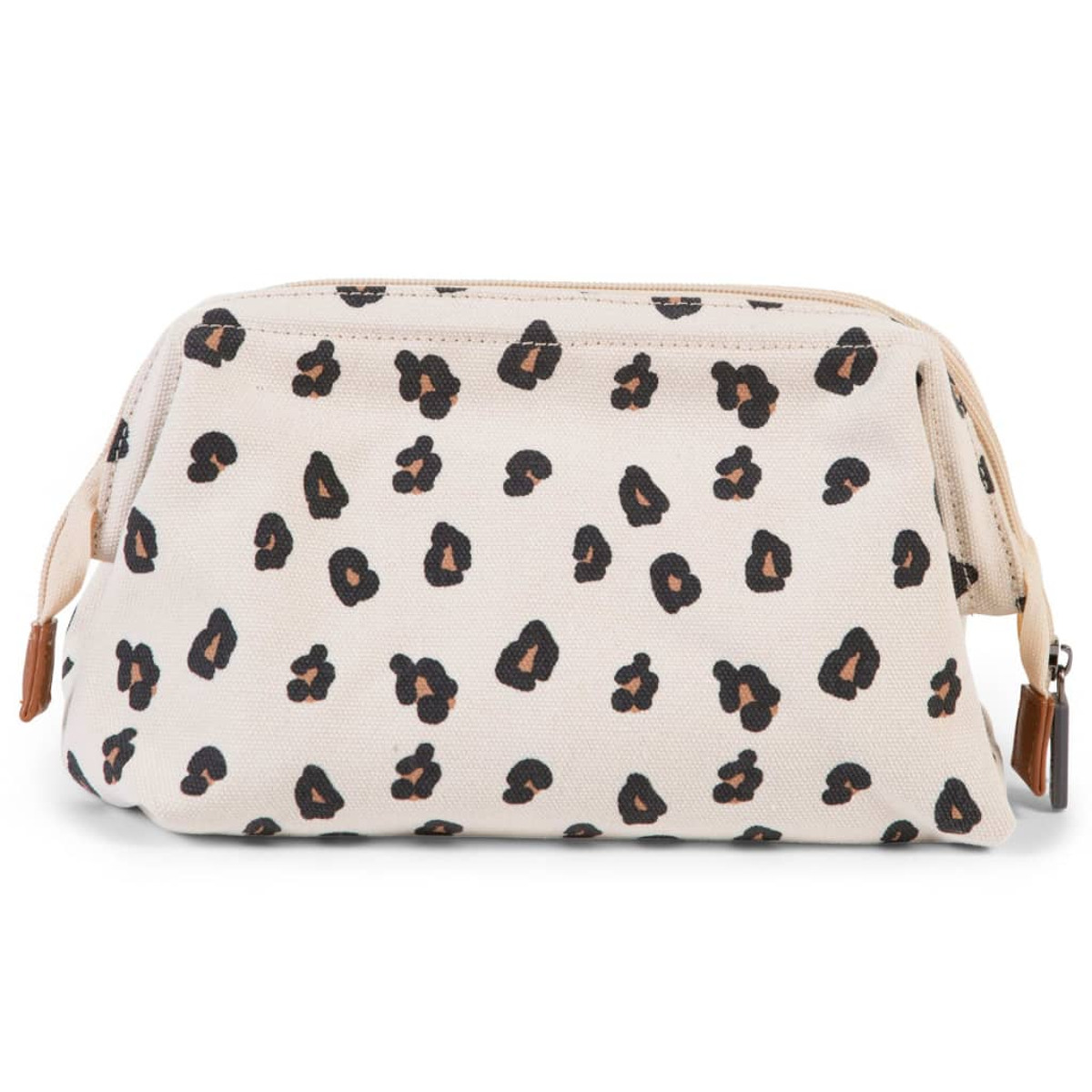 Eine cremefarbene Kosmetiktasche mit Leopardenmuster.