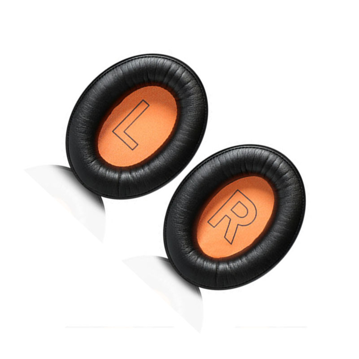 Zwei schwarze Ohrpolster mit 'L' und 'R' Buchstaben, orange innen.