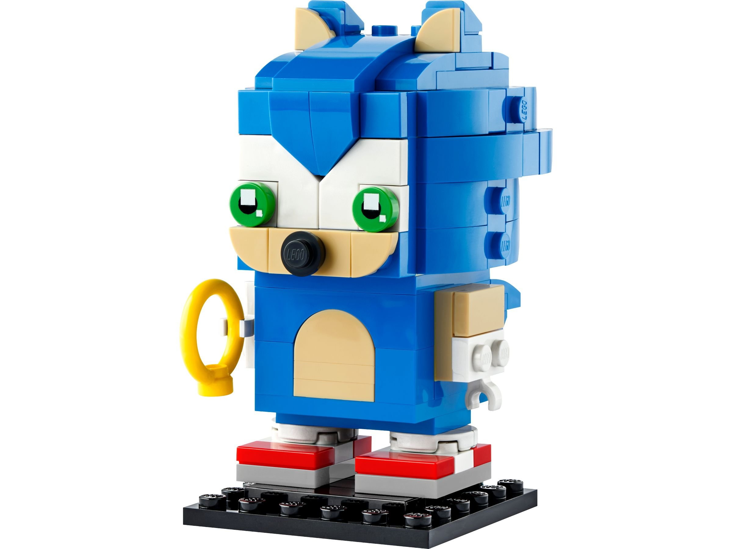 Eine Lego-Figur von Sonic the Hedgehog aus blauen, weißen, beigen und roten Lego-Steinen.