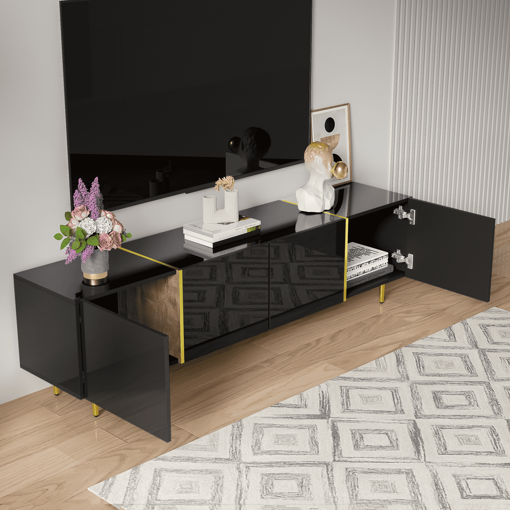 Schwarzer glänzender TV-Ständer mit offenen Türen. Hat eine Vase mit Blumen und Kunstdekorationen oben.