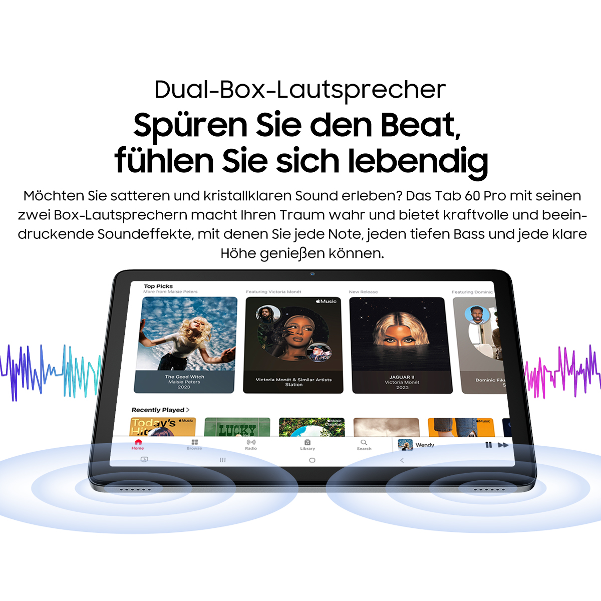 Tablet zeigt Musik-App mit Albumcovern. Text beschreibt Dual-Box-Lautsprecher und Klangqualität.