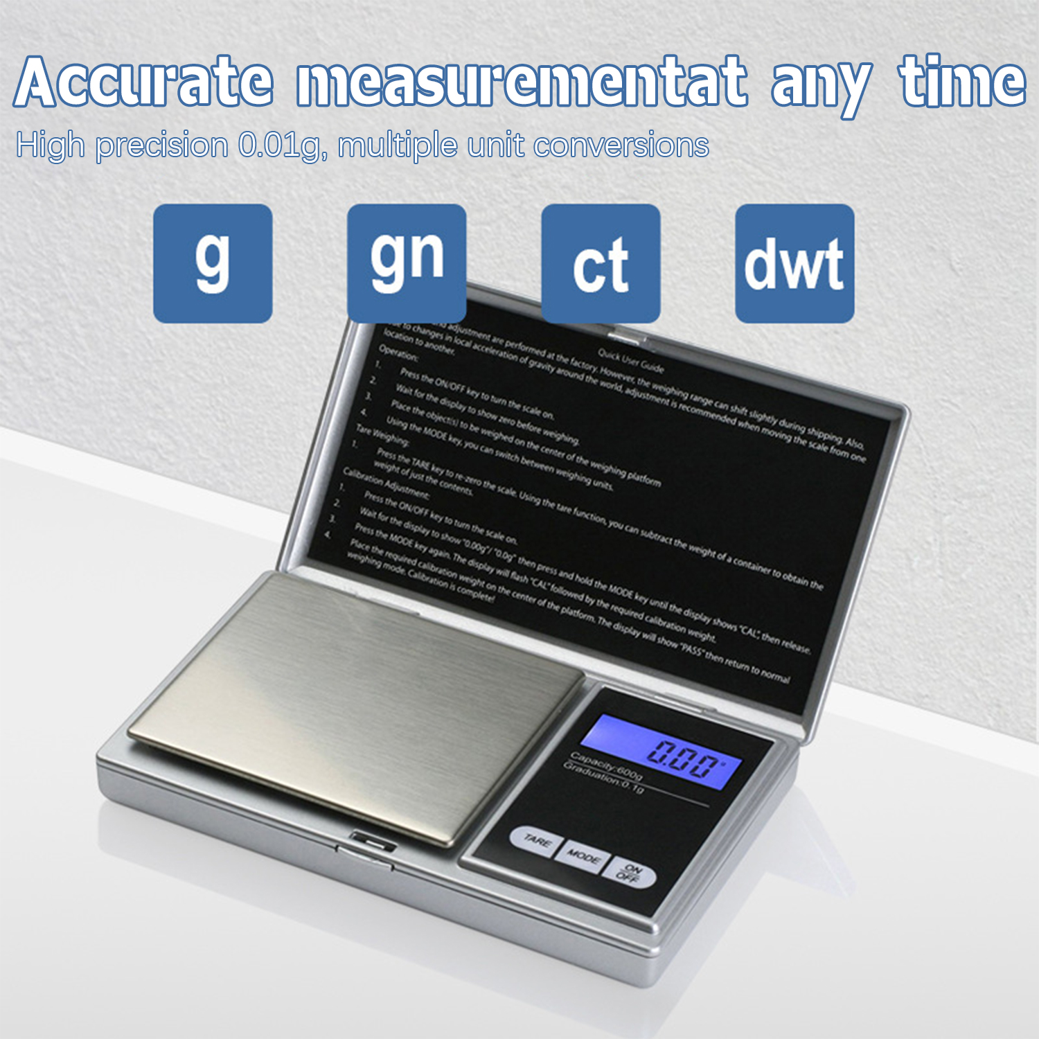 Waga cyfrowa z wyświetlaczem i przyciskami. Wyświetla wagę. Tło jest białe.