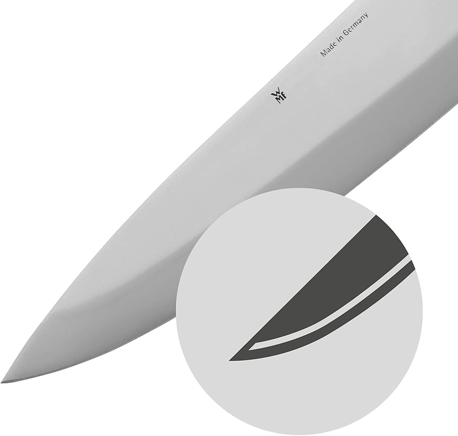 Nahaufnahme einer Messerklinge mit Vergrößerungskreis. Die Klinge hat eine scharfe Schneide, Made in Germany ist gedruckt.