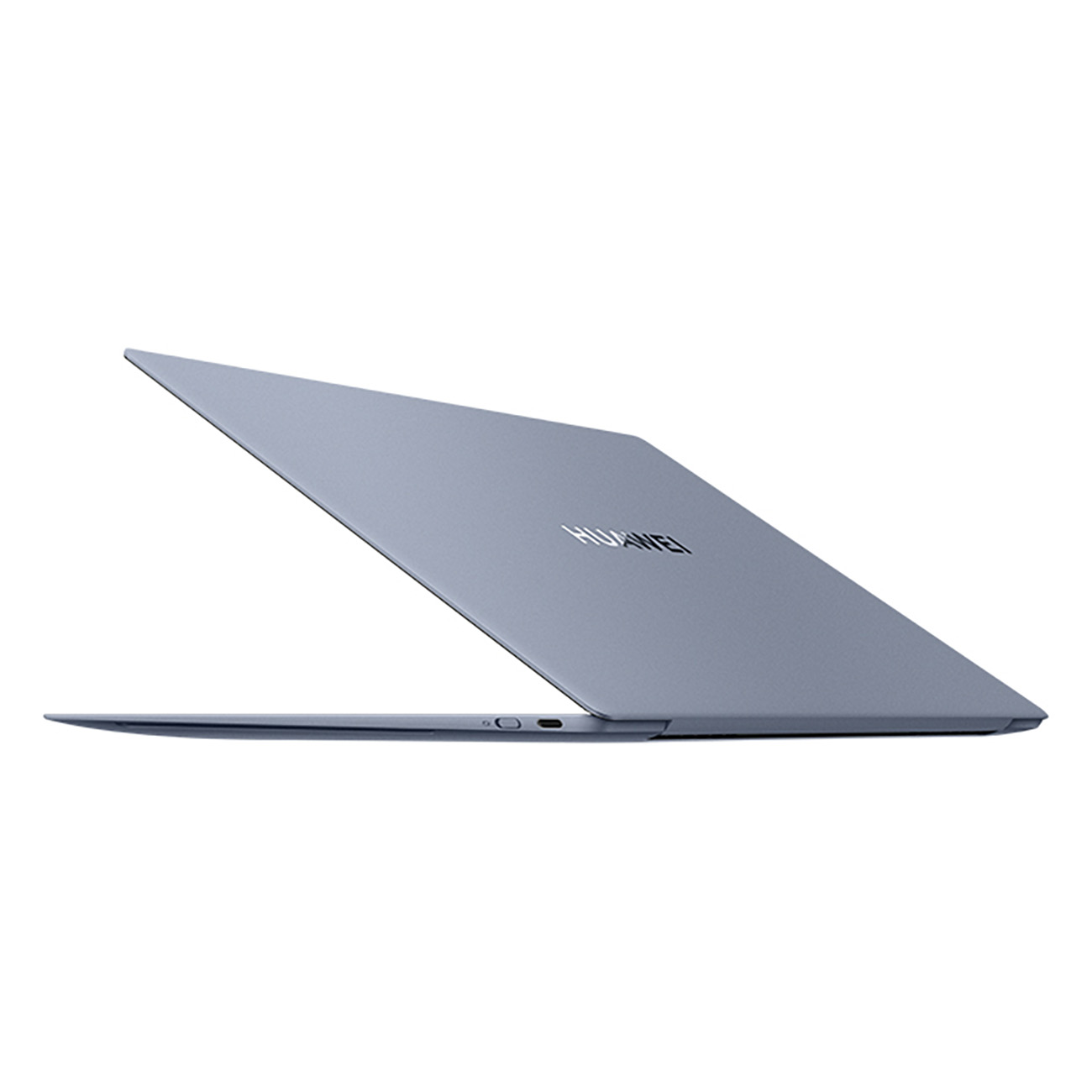Ein hellblauer Laptop, leicht geöffnet, zeigt die Rückseite mit HUAWEI-Logo, weißer Hintergrund.