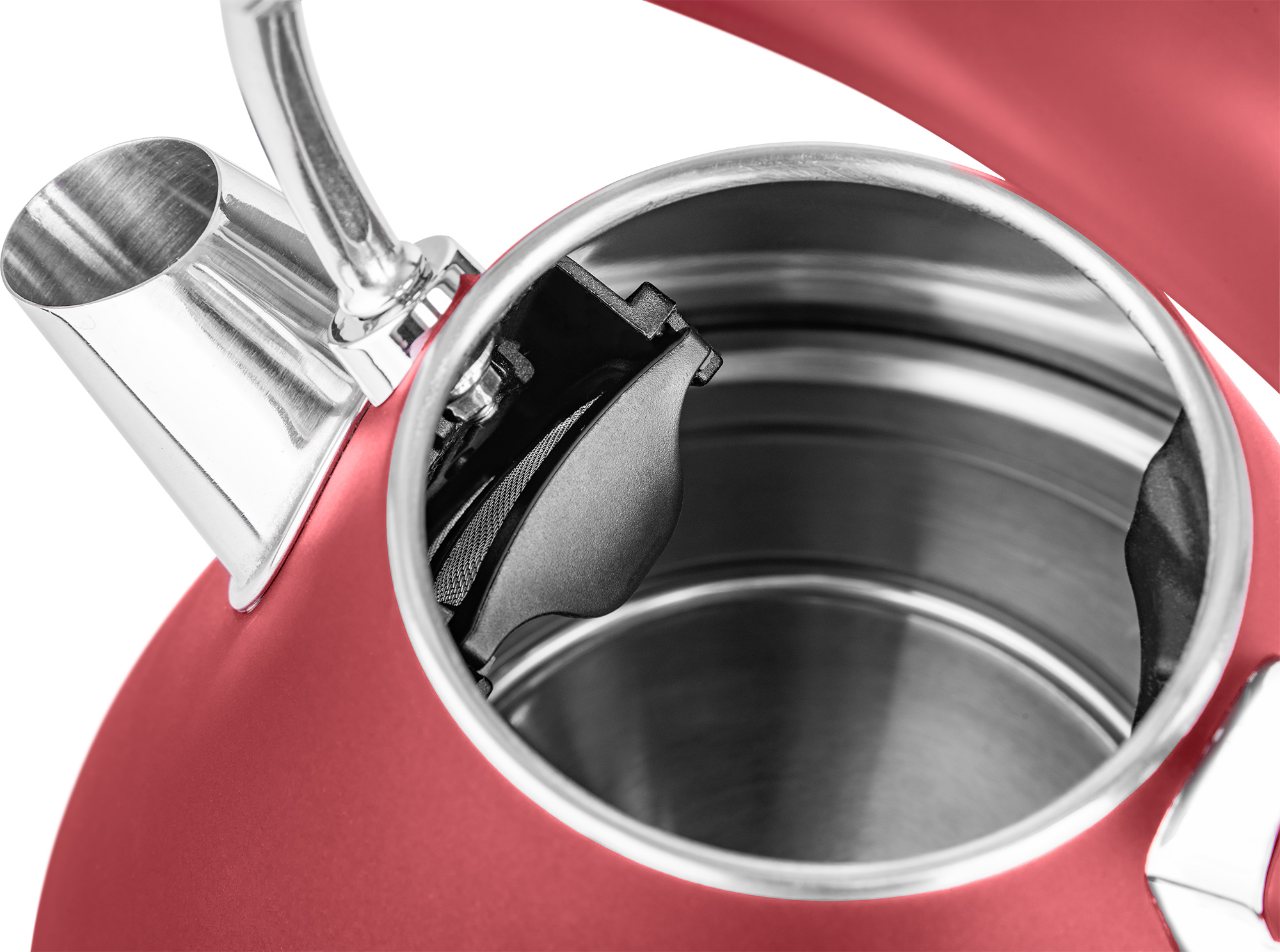 Czerwony czajnik, widok wnętrza, z wnętrzem ze stali nierdzewnej.