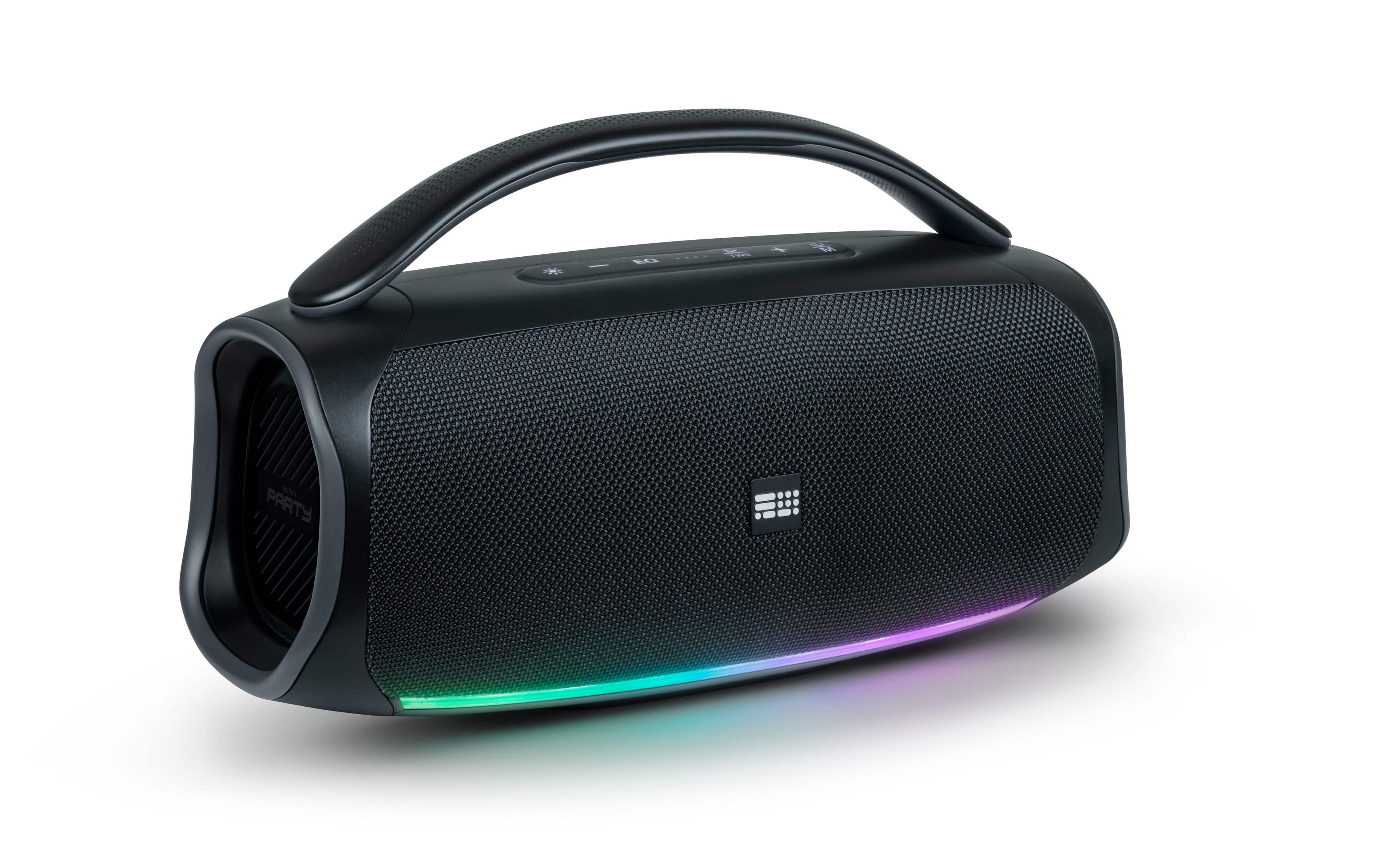 Un boombox nero con maniglia e luci sulla base. È su sfondo bianco.