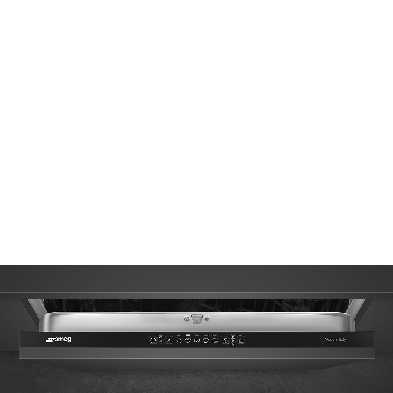 Un lavavajillas Smeg con la puerta ligeramente abierta, mostrando el panel de control.