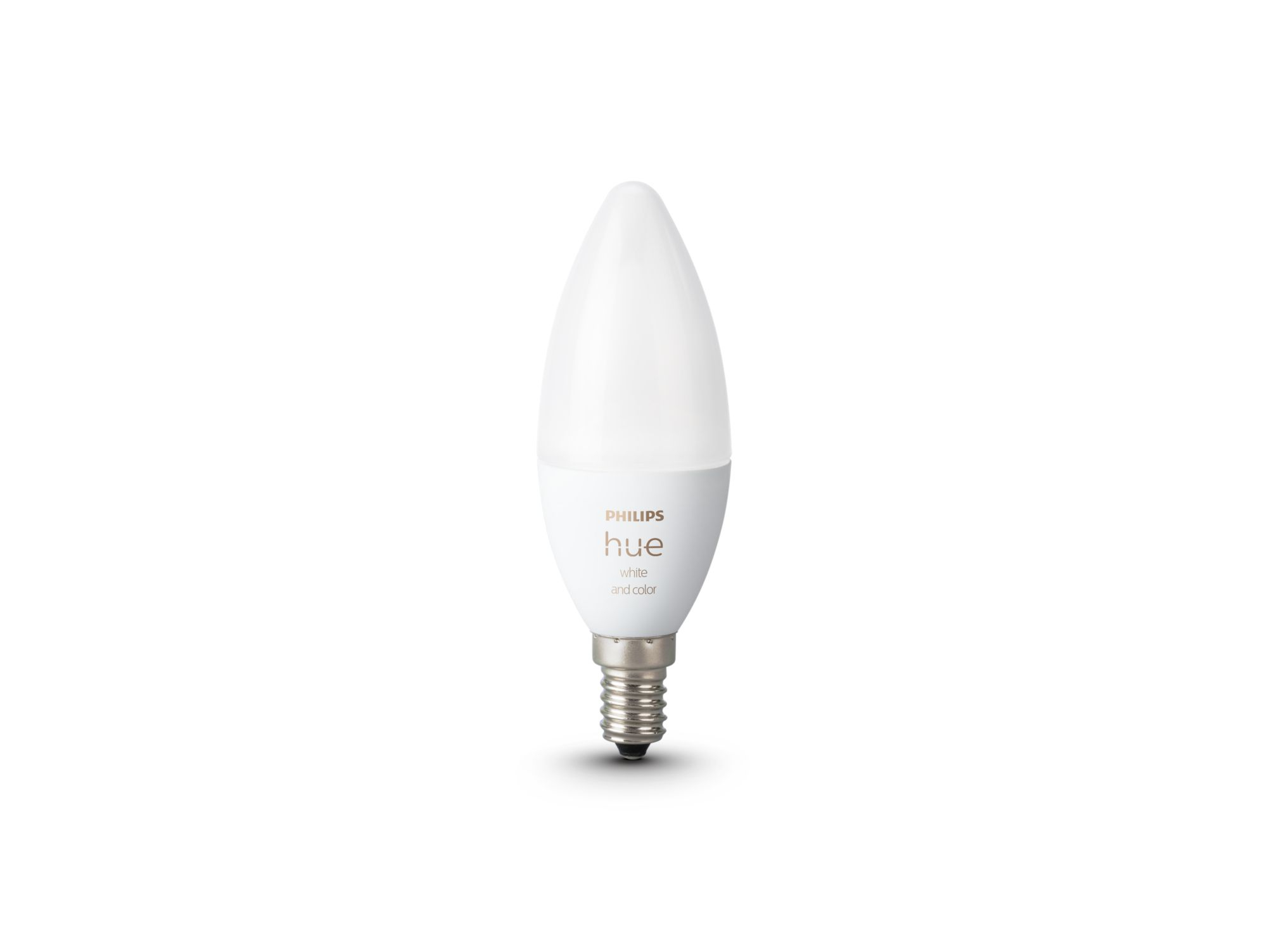 Biała żarówka Philips Hue w kształcie świecy, na białym tle, ze złotym logo.