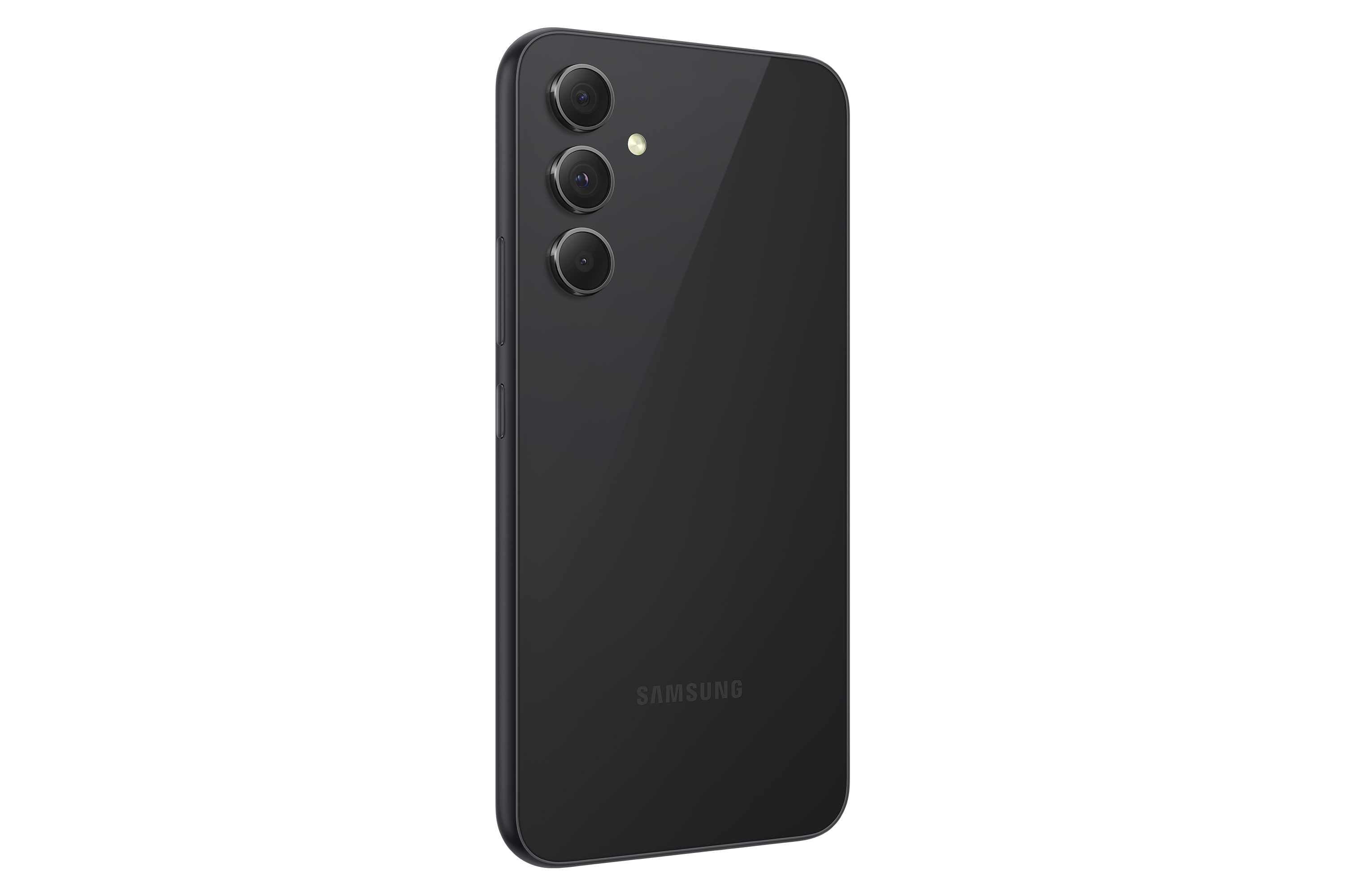 Smartphone Samsung negro con 3 cámaras traseras.