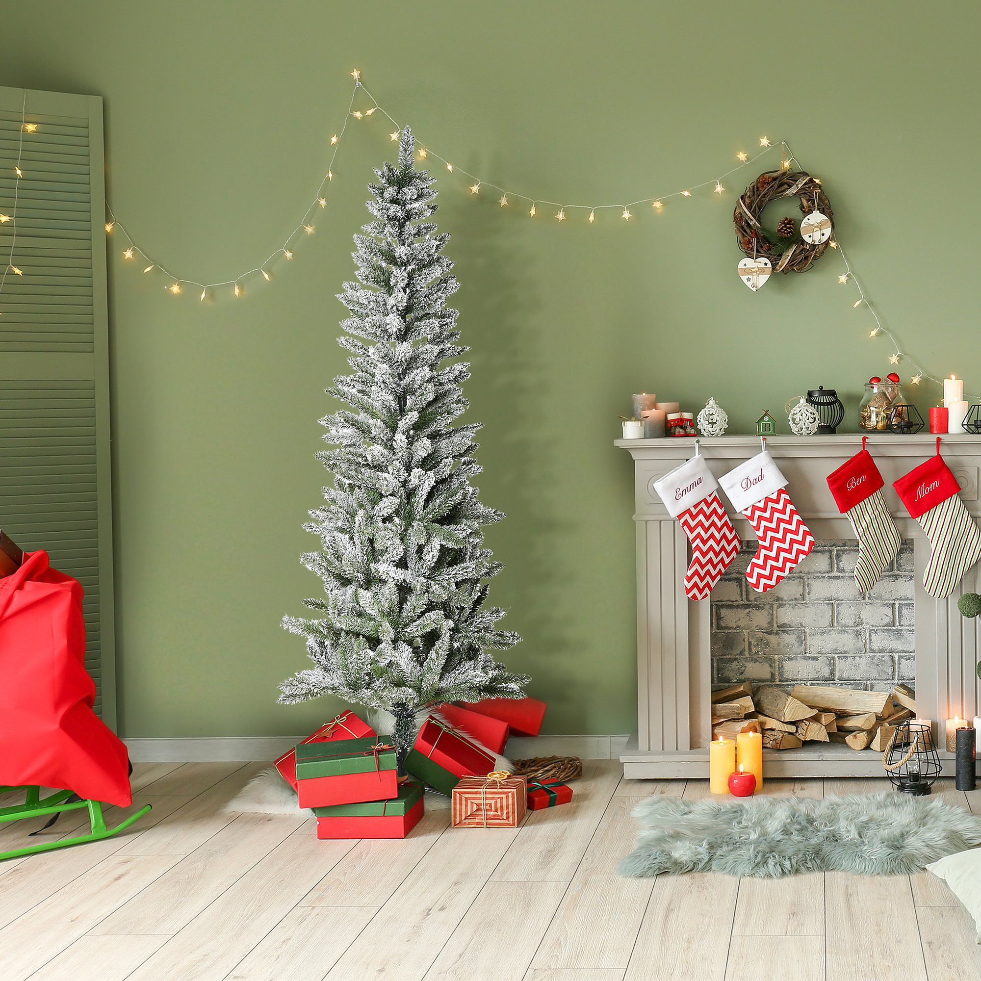 Un árbol de Navidad verde con piñas, junto a cuatro iconos con texto.