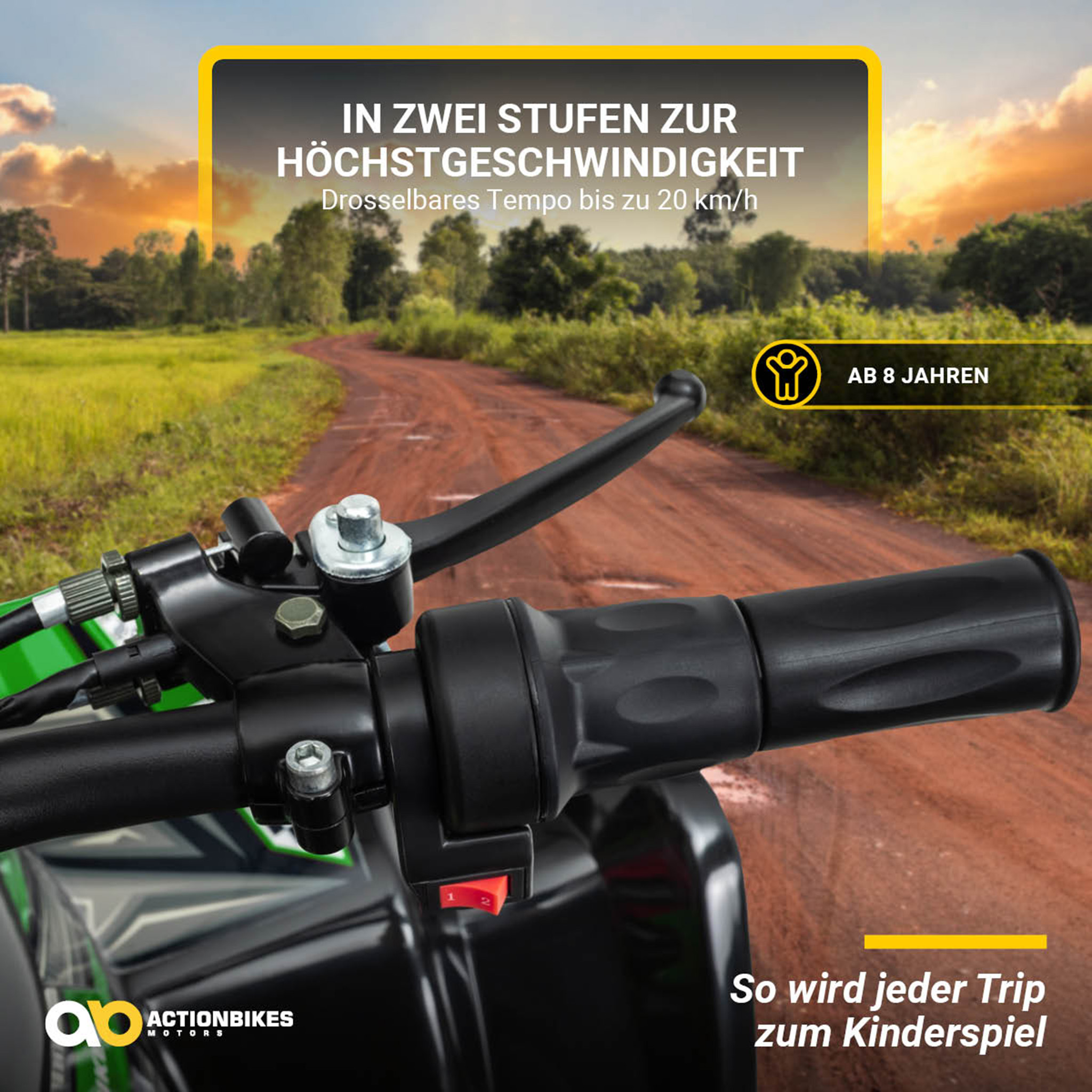 Nahaufnahme des Lenkers eines Quads, mit einer unbefestigten Straße im Hintergrund und Text.