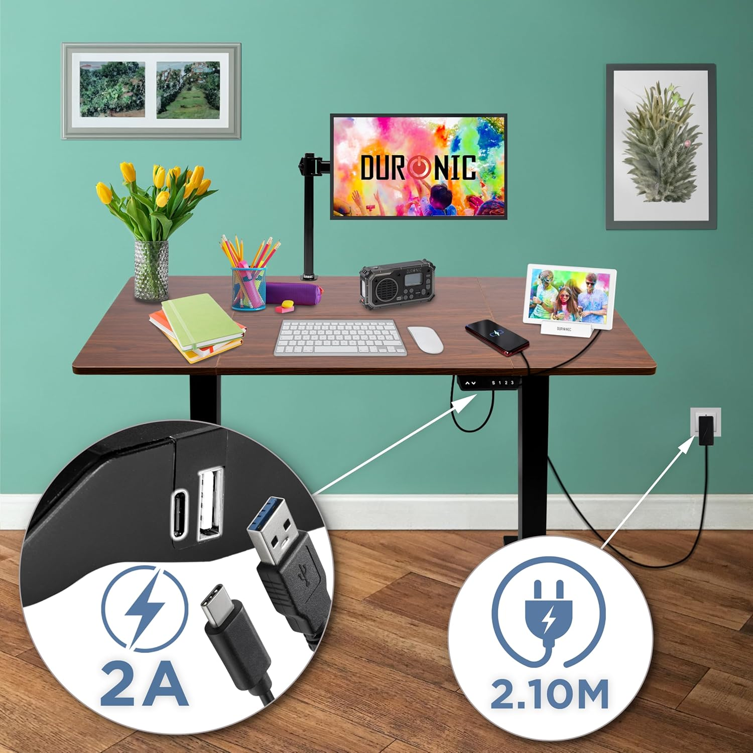 Ein moderner Schreibtisch mit Monitor, Tablet und Zubehör. Inklusive USB- und Steckdosen.