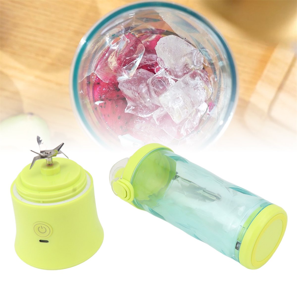 Mixer mit Eis und Früchten und eine separate Mixerbasis.