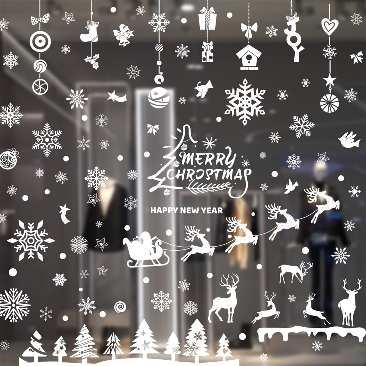Weihnachtsdekorationen für Fenster mit Schneeflocken, Rentieren und Weihnachtsmann im Schlitten.