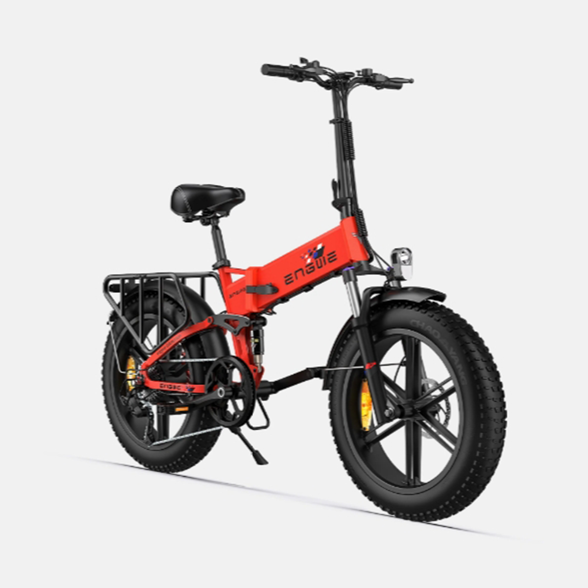 Rotes, faltbares Elektrofahrrad mit schwarzen Reifen, schwarzen Komponenten und Gepäckträger.