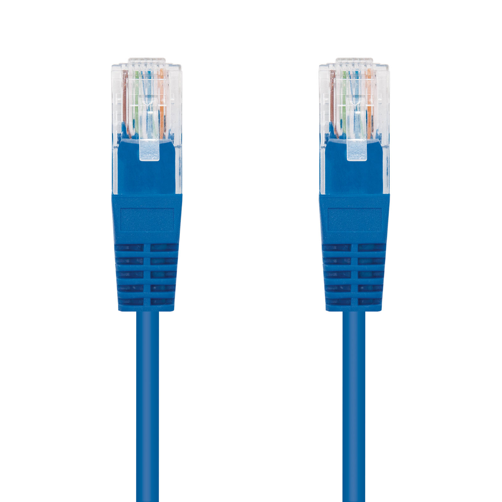 Twee blauwe Ethernet-kabels op een witte achtergrond.