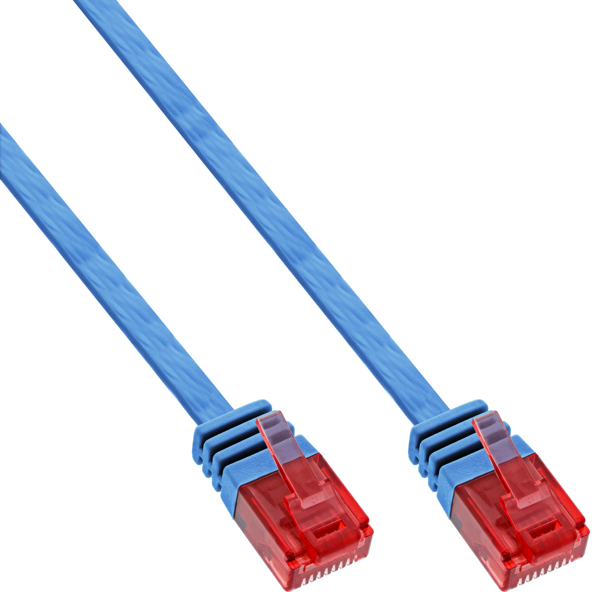 Een blauwe ethernetkabel met rode connectoren. De kabel ligt op een witte achtergrond.