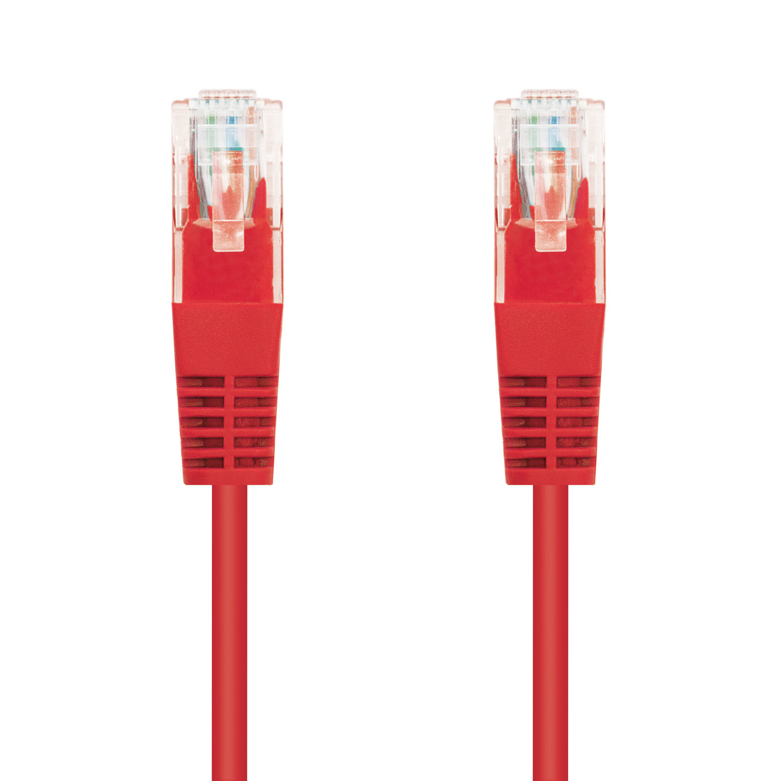 Twee rode Ethernet-kabels met transparante connectoren. Witte achtergrond.
