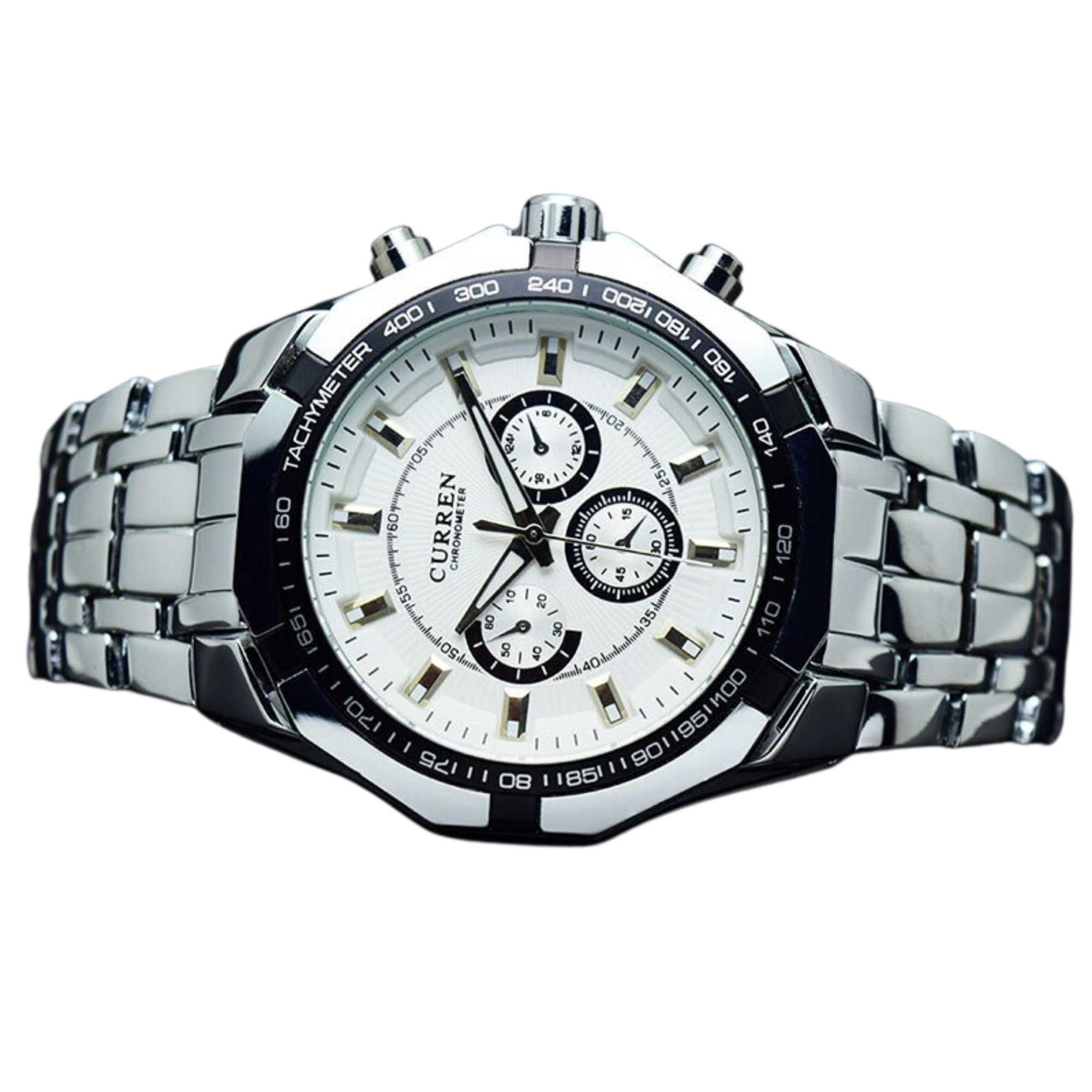 Reloj de pulsera plateado con esfera blanca y múltiples subesferas. Muestra una correa metálica.
