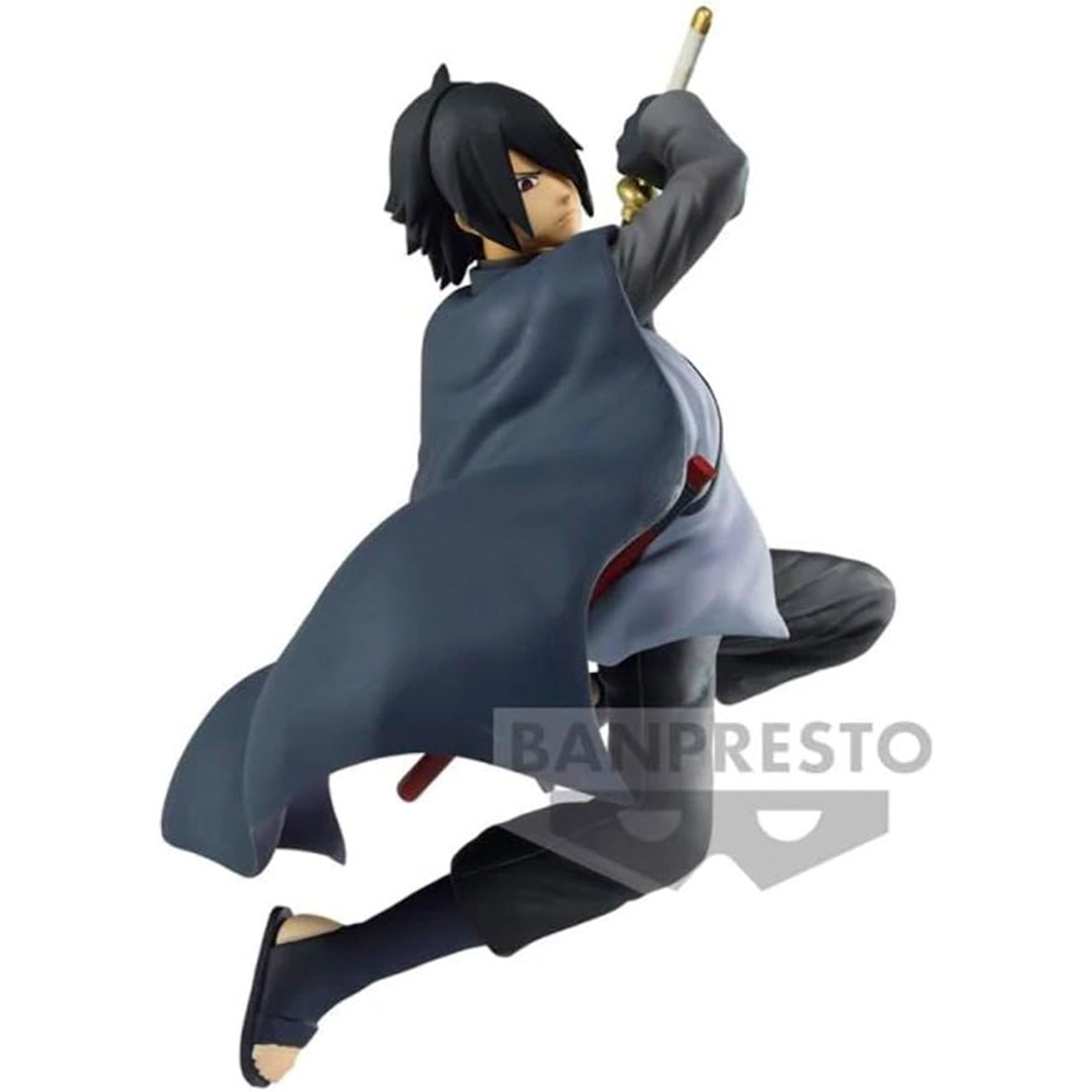 Figurine de Sasuke en pose dynamique. Vêtu de vêtements sombres, il est en plein saut avec une épée.