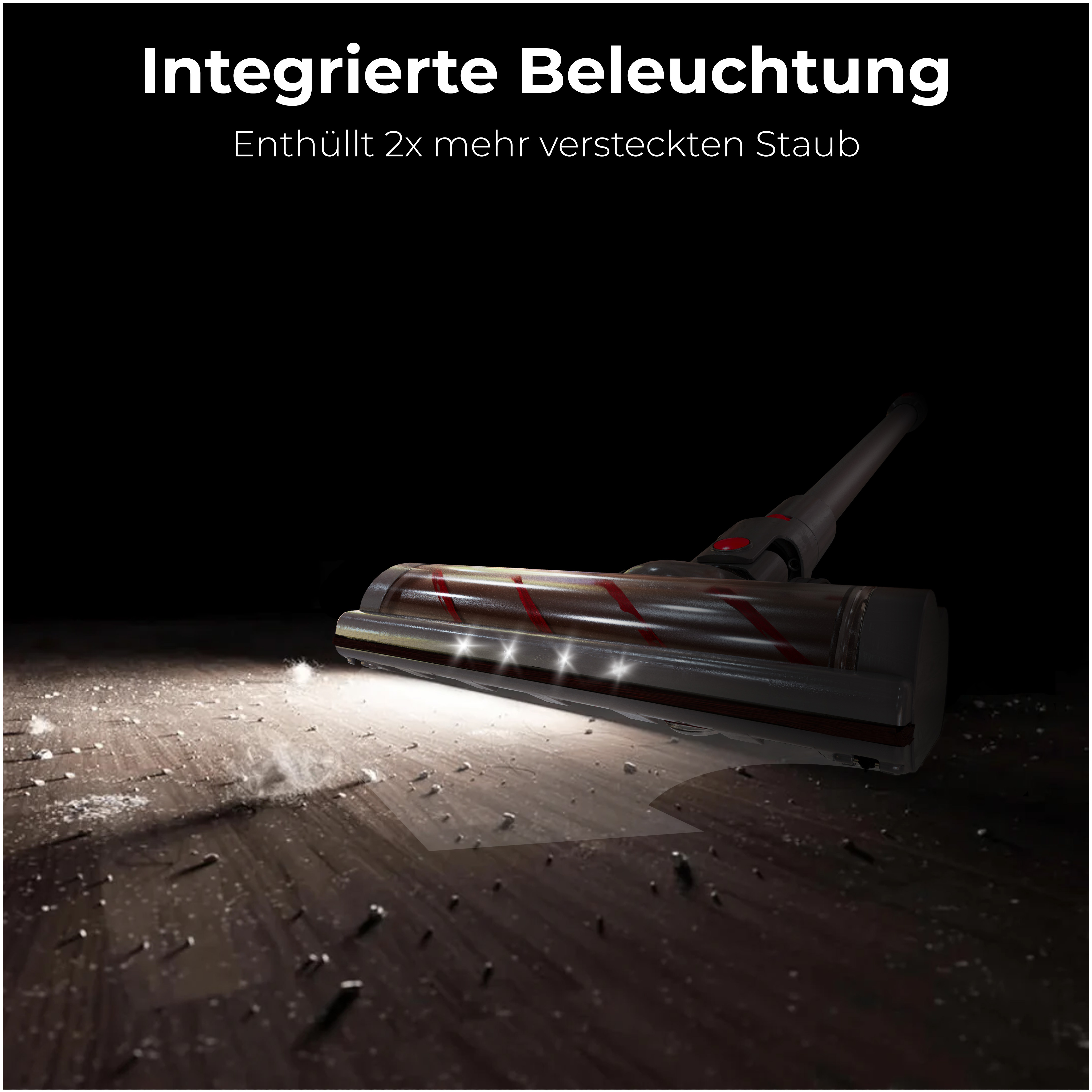 Staubsaugerkopf beleuchtet Holzboden, Staub sichtbar.