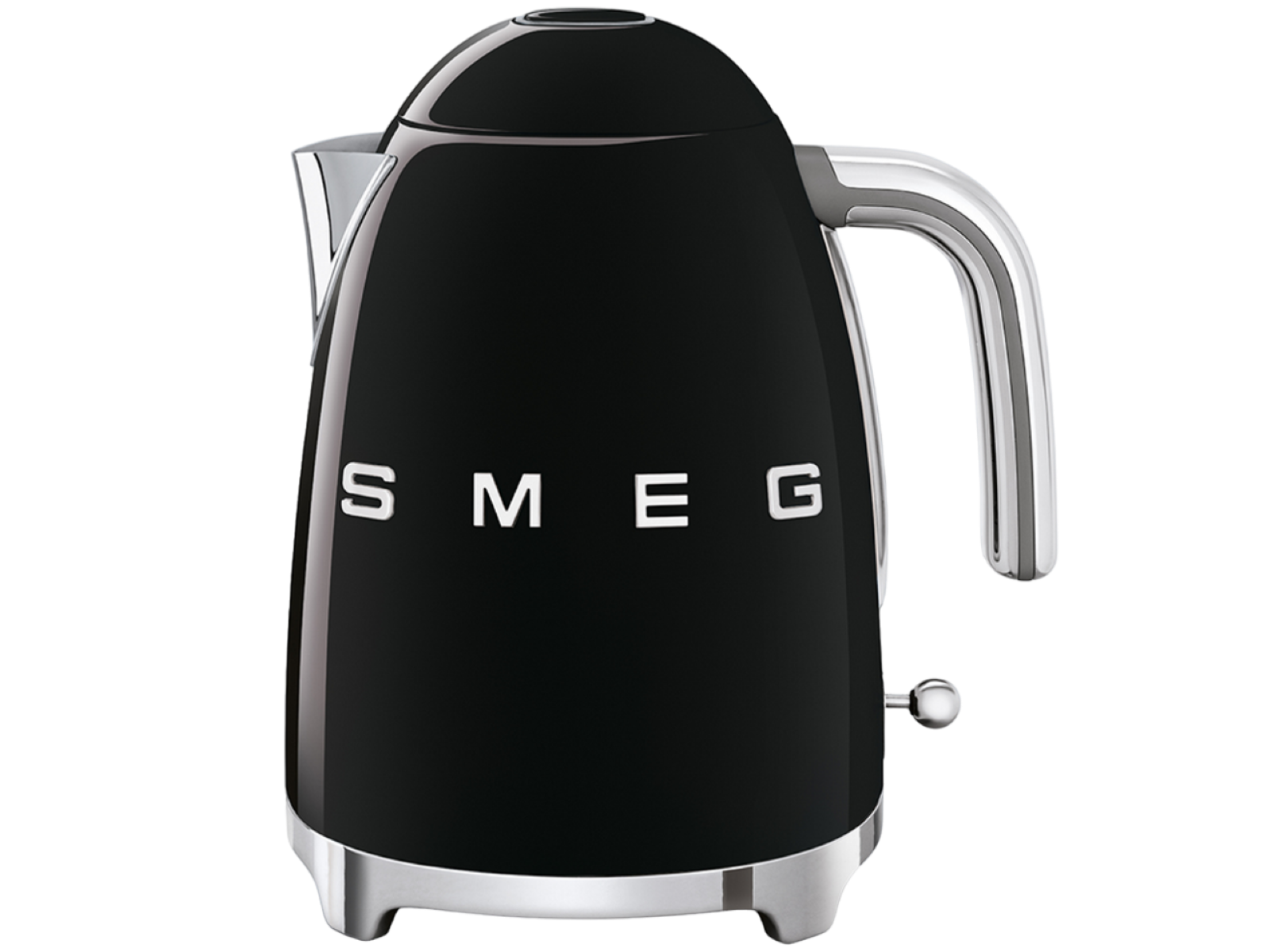 Czarny czajnik SMEG z chromowanymi akcentami na białym tle.