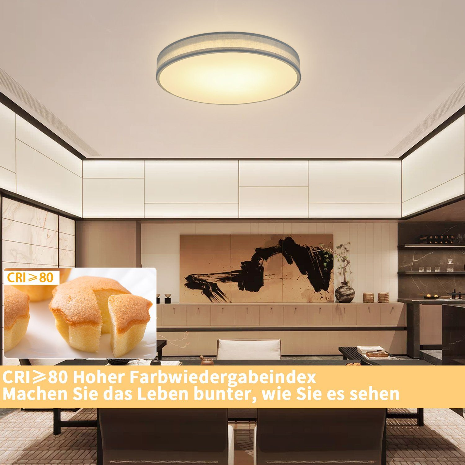 Pokój z lampą sufitową, stołem i jedzeniem.