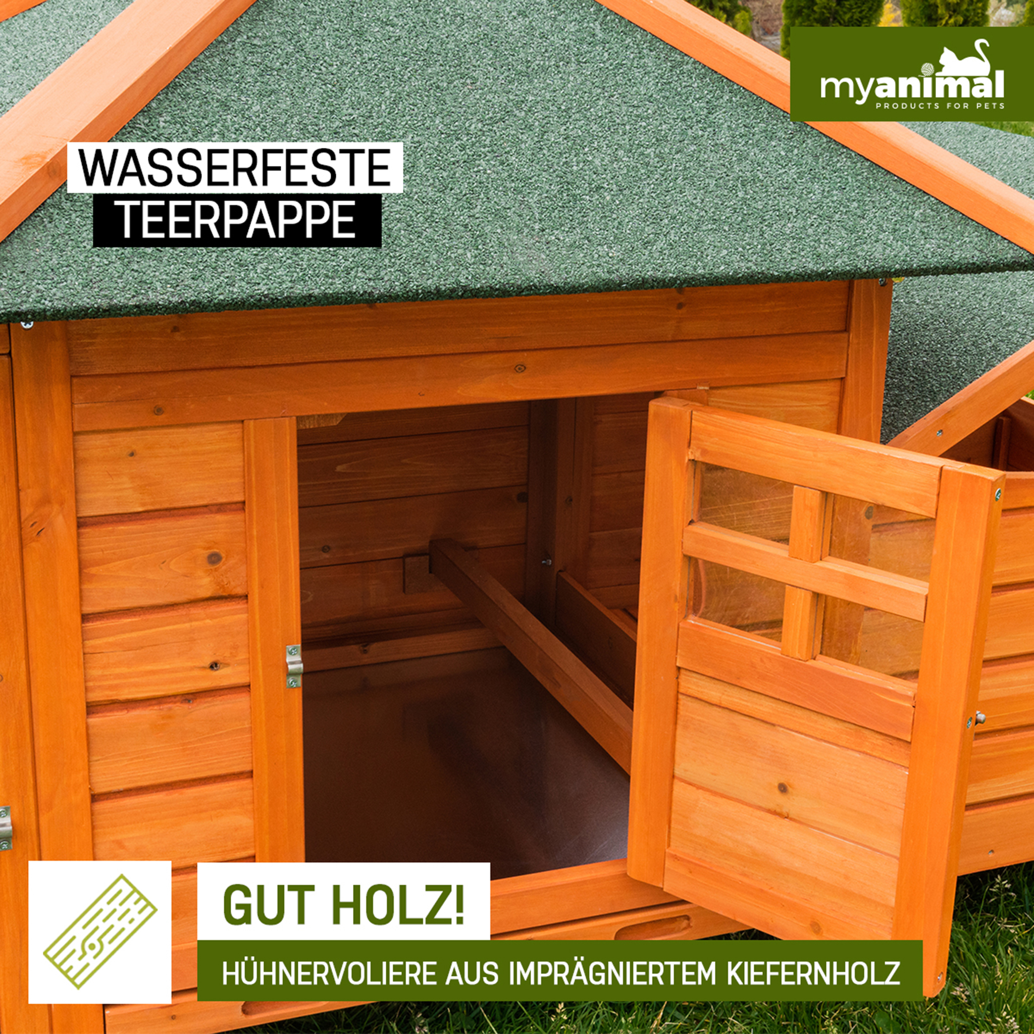 Hühnerstall aus Holz mit offener Tür. Grünes Dach, Text auf der Vorderseite.