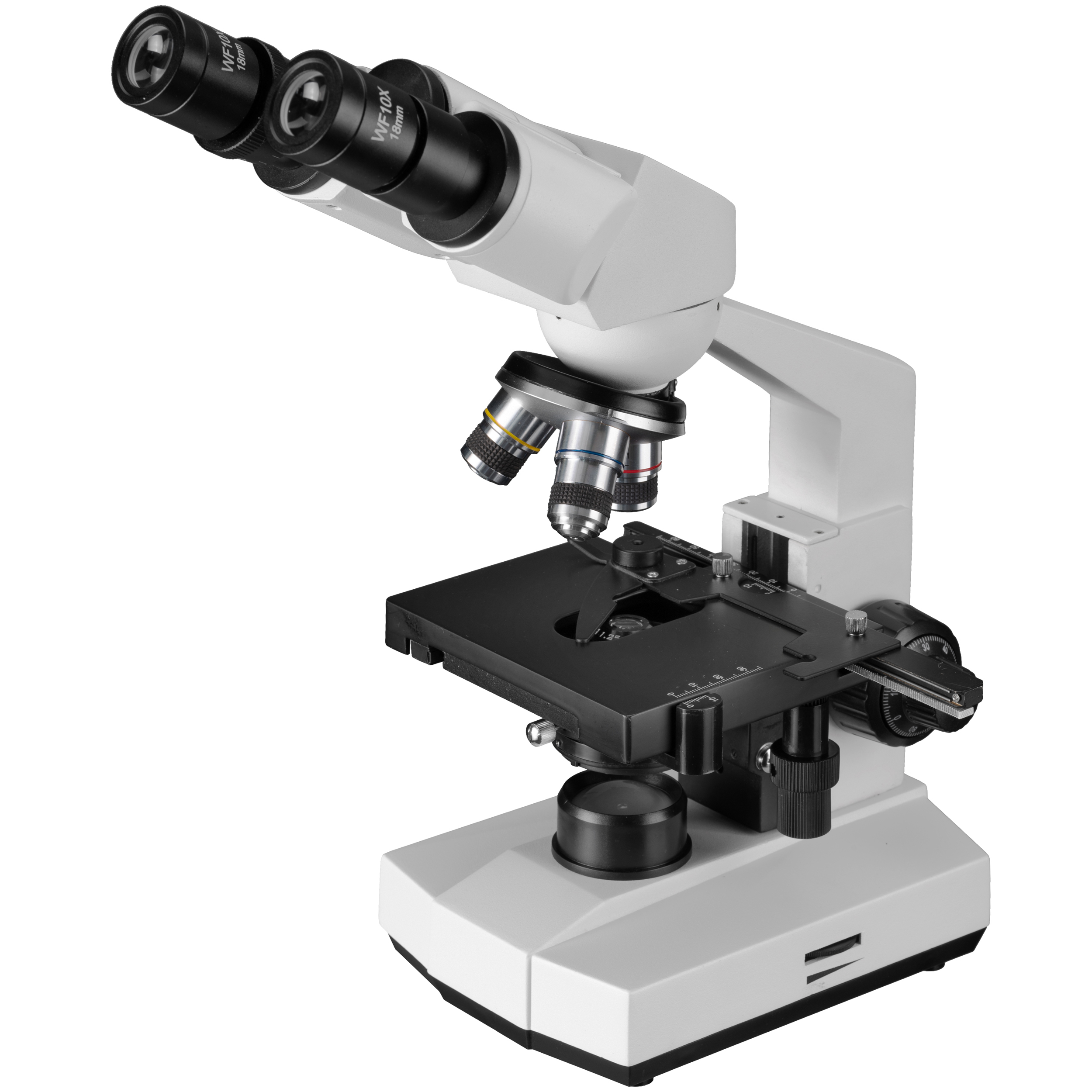 Un microscopio blanco con múltiples lentes sobre un fondo blanco.