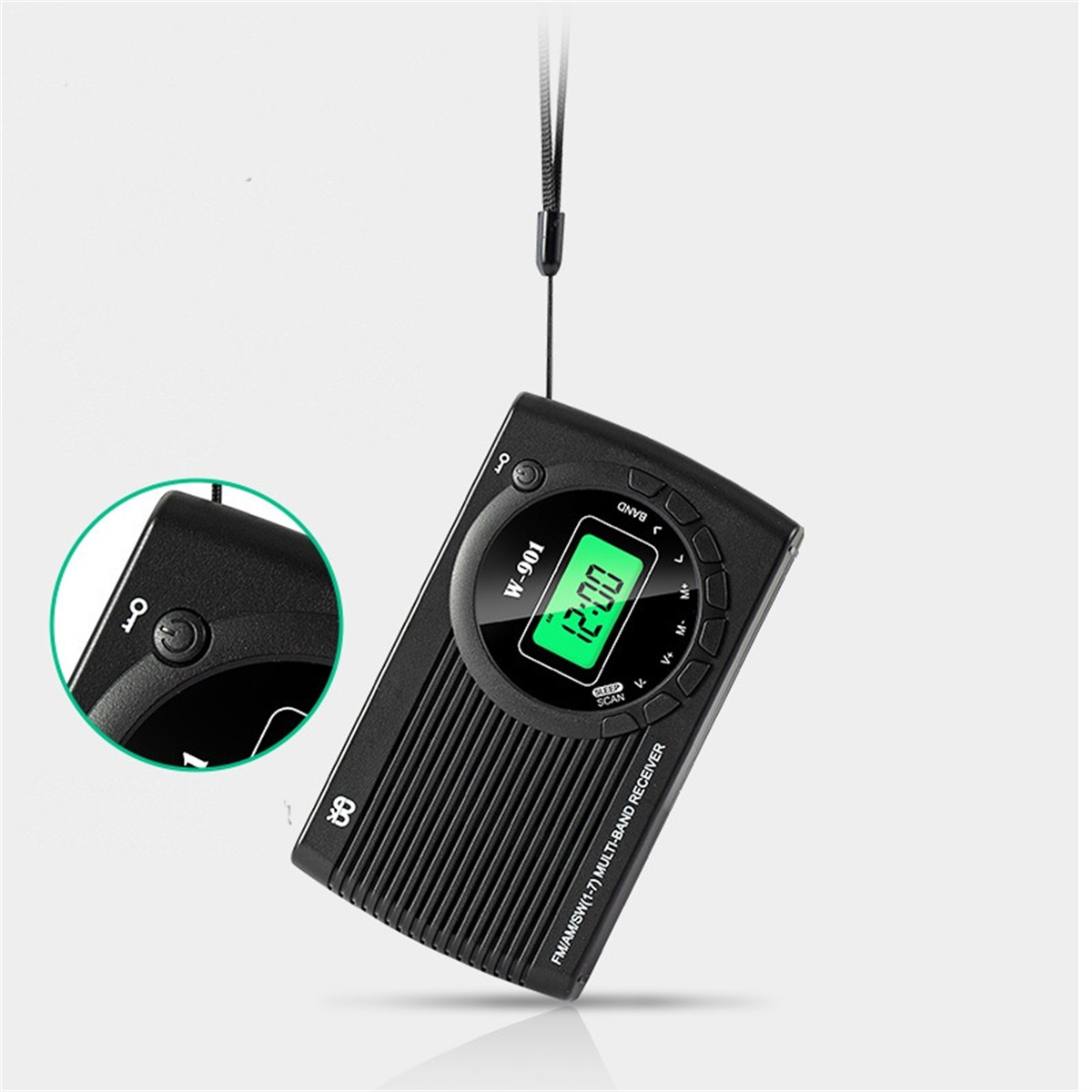 Ein schwarzes tragbares Radio, das die Uhrzeit anzeigt. Das Radio hat ein digitales Display und Knöpfe.