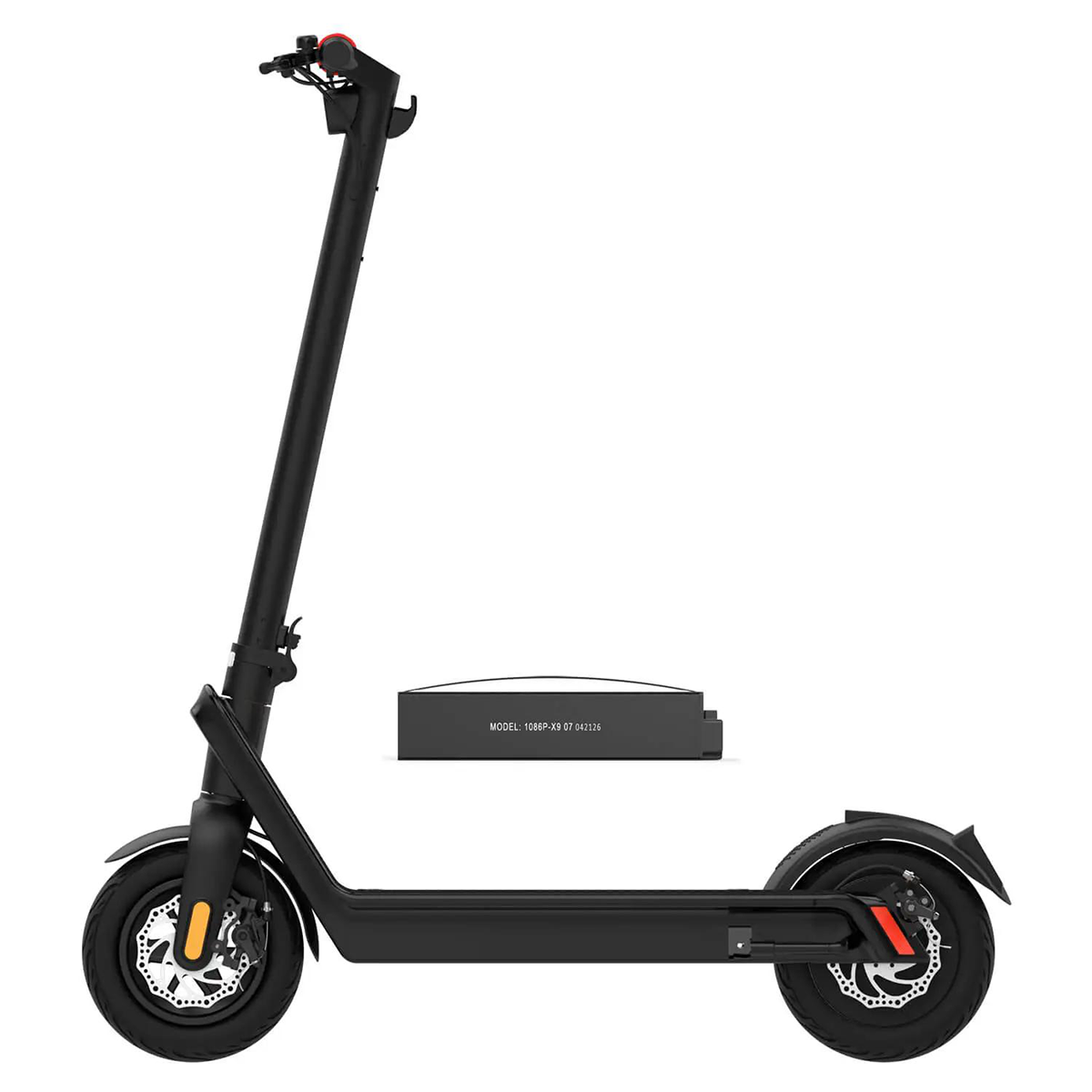 Czarna hulajnoga elektryczna z akumulatorem na białym tle. Widoczny numer modelu.