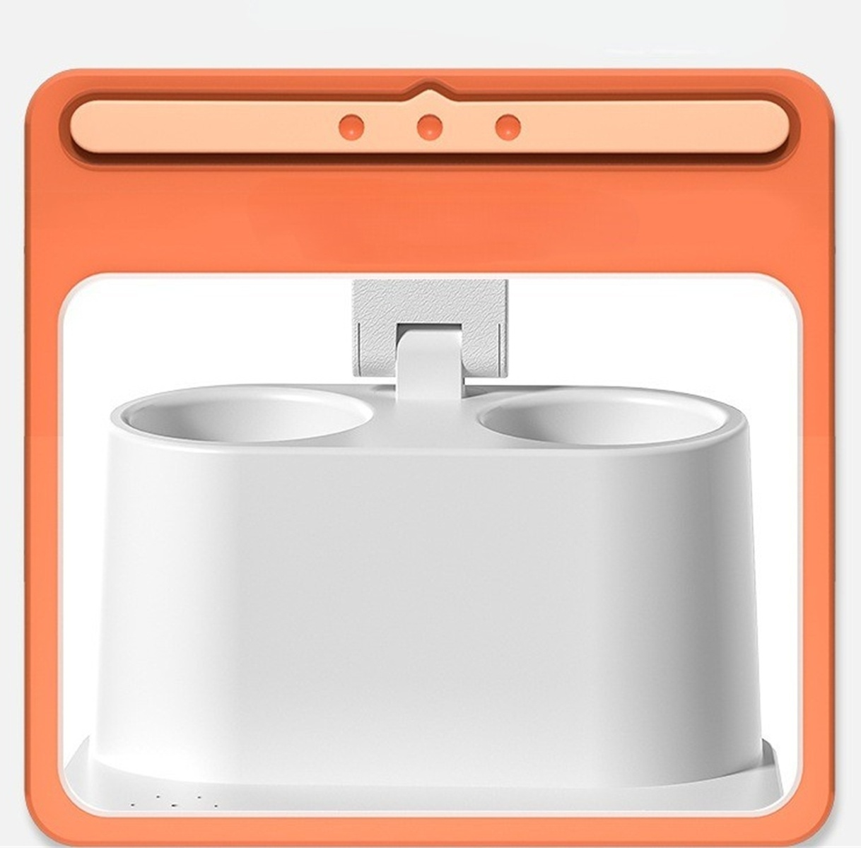 Weiß-orangener Doppelbecherhalter für den Fahrzeuginnenraum.