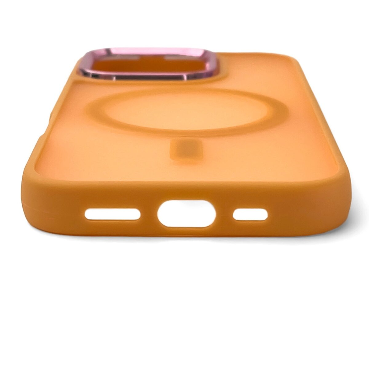 Custodia per telefono arancione con anello MagSafe. La custodia ha un anello per fotocamera rialzato.
