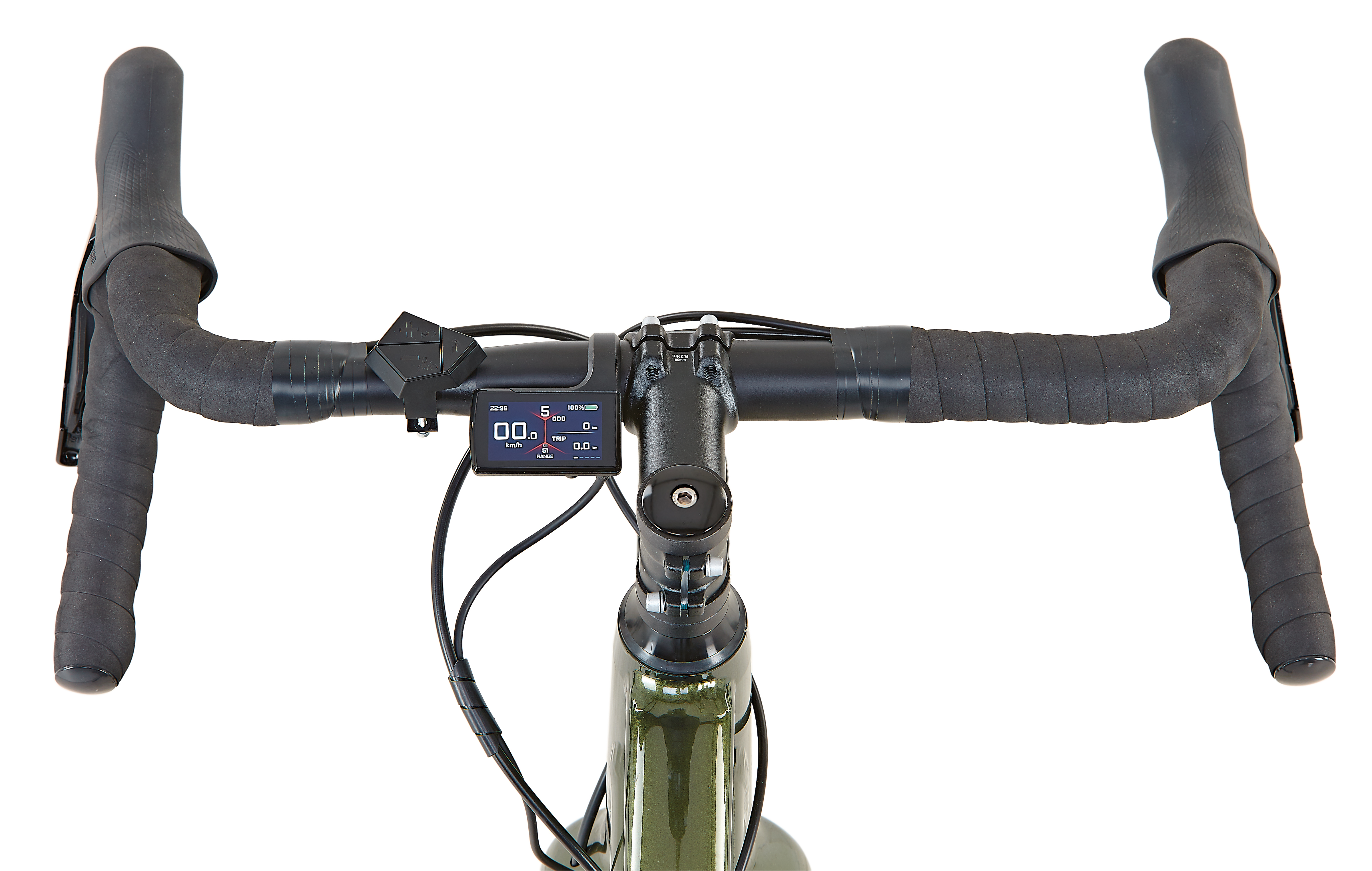 Fahrradlenker mit Digitalanzeige. Schwarze Griffe und ein grüner Fahrradrahmen sichtbar.