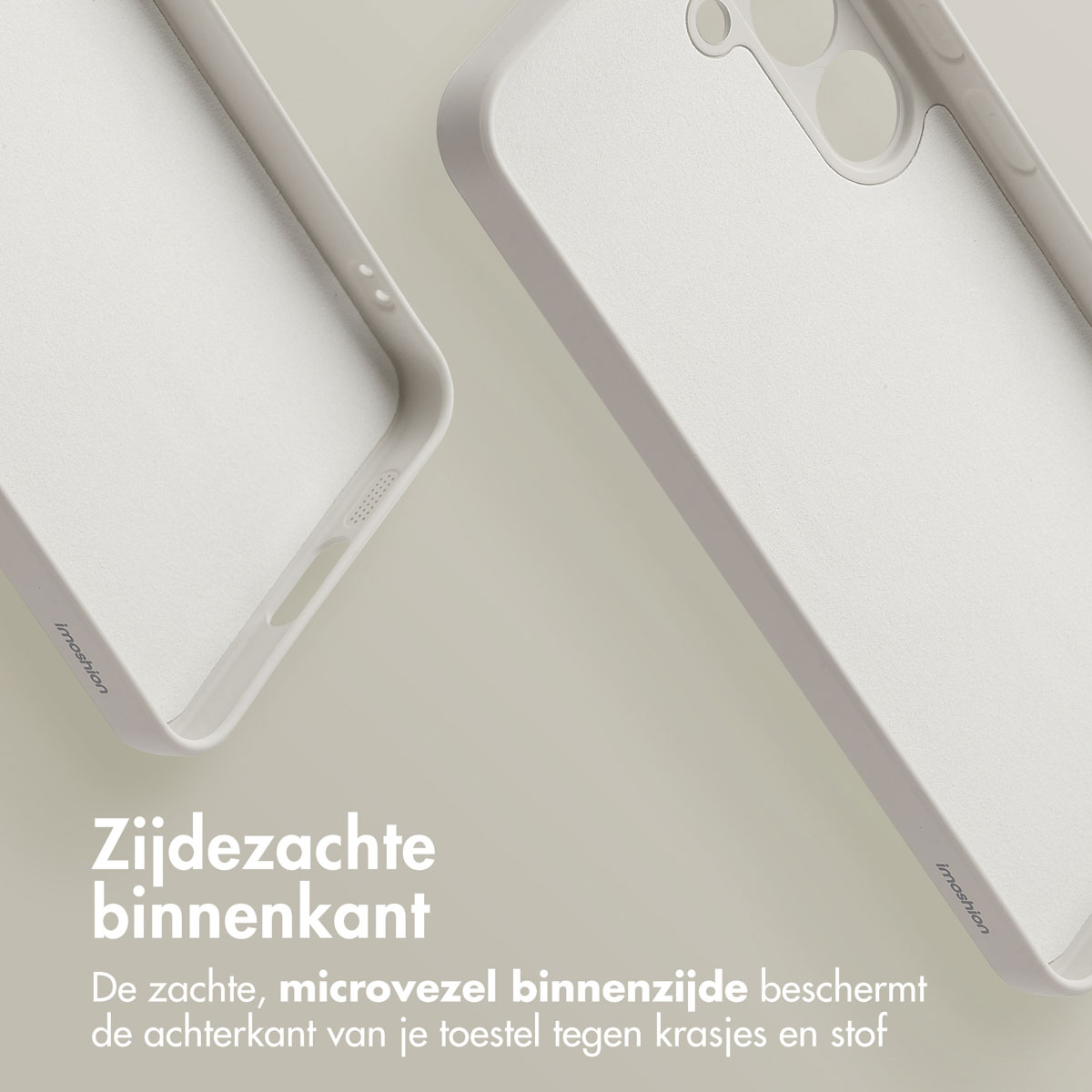 Deux coques de téléphone blanches. Le texte 'Zijdezachte binnenkant' est visible. La coque est blanche.