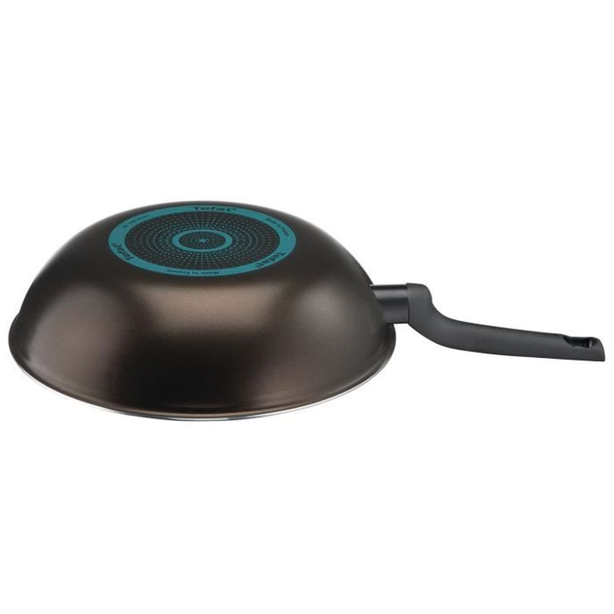 Umgedrehte Wok-Pfanne mit schwarzem Korpus und Griff. Der Boden ist türkis mit Logo.