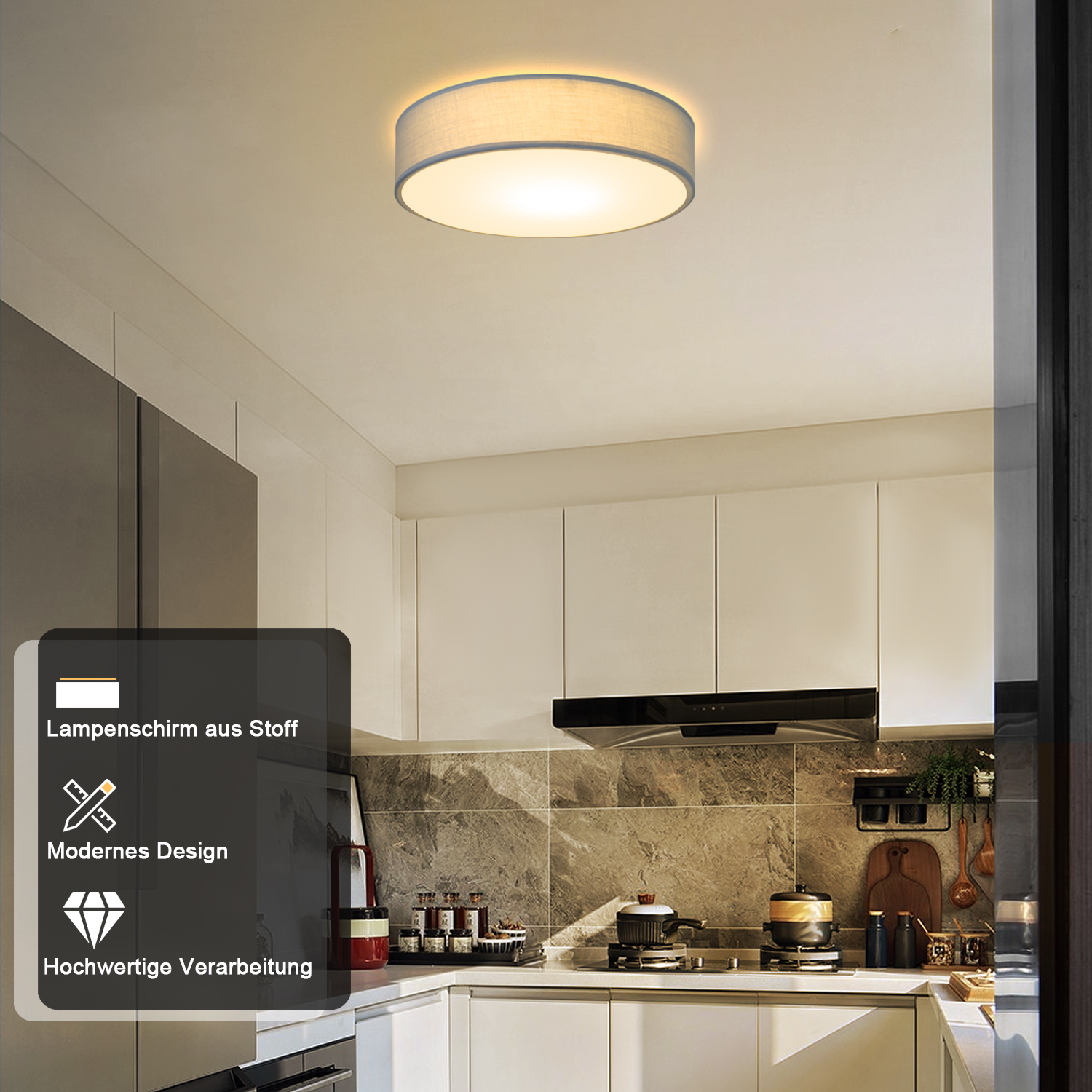 Kuchnia z lampą sufitową, szafkami i urządzeniami; nakładka graficzna z tekstem.