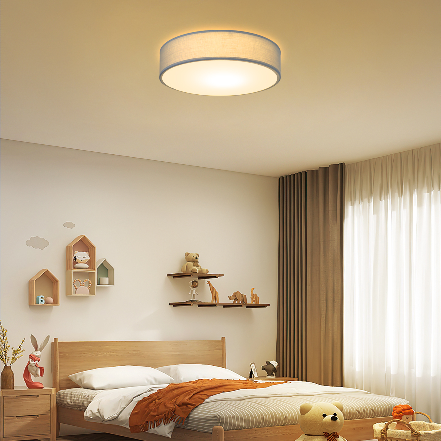 Sypialnia z lampą sufitową, łóżkiem, półkami i dekoracjami. Ciepłe odcienie i światło.