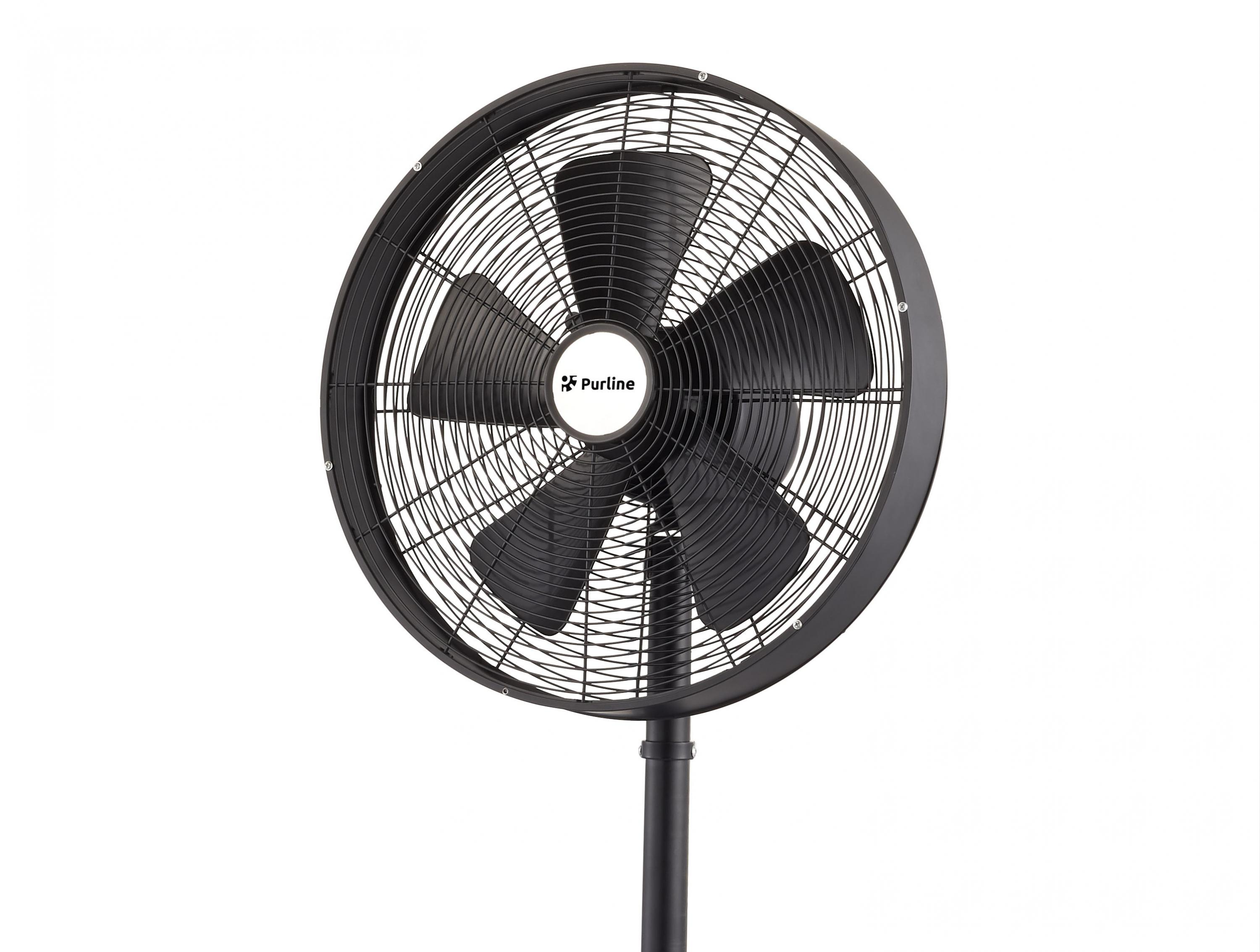 Ventilatore Purline nero su un supporto. È rivolto verso lo spettatore.