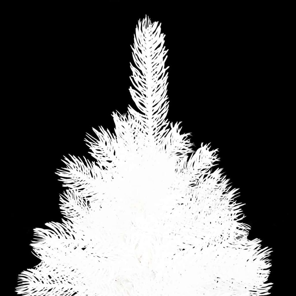 Nahaufnahme eines weißen Weihnachtsbaums vor schwarzem Hintergrund, der die Nadeln zeigt.