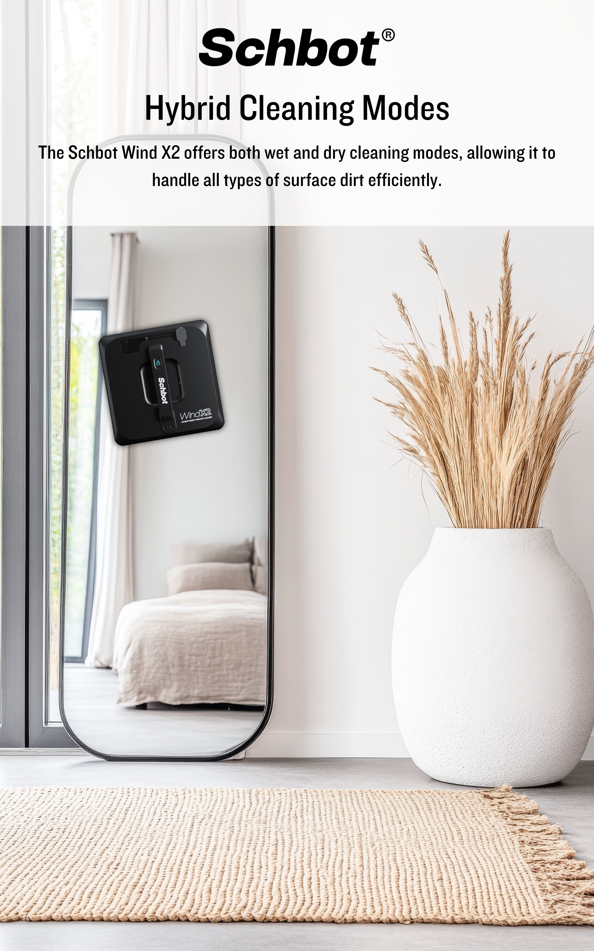 Ein Fensterputzroboter auf einem Spiegel, mit einer Vase und einem Teppich im Hintergrund.