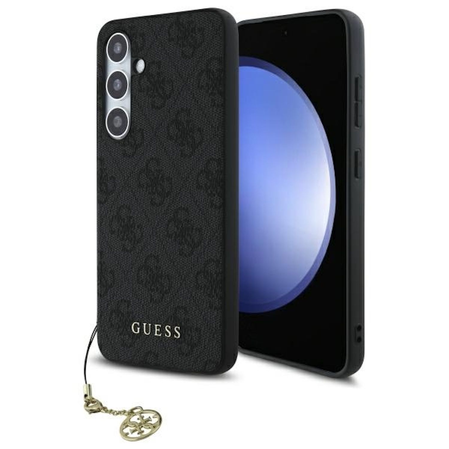 Custodia nera per telefono con logo Guess, che tiene un telefono. Ciondolo dorato appeso.