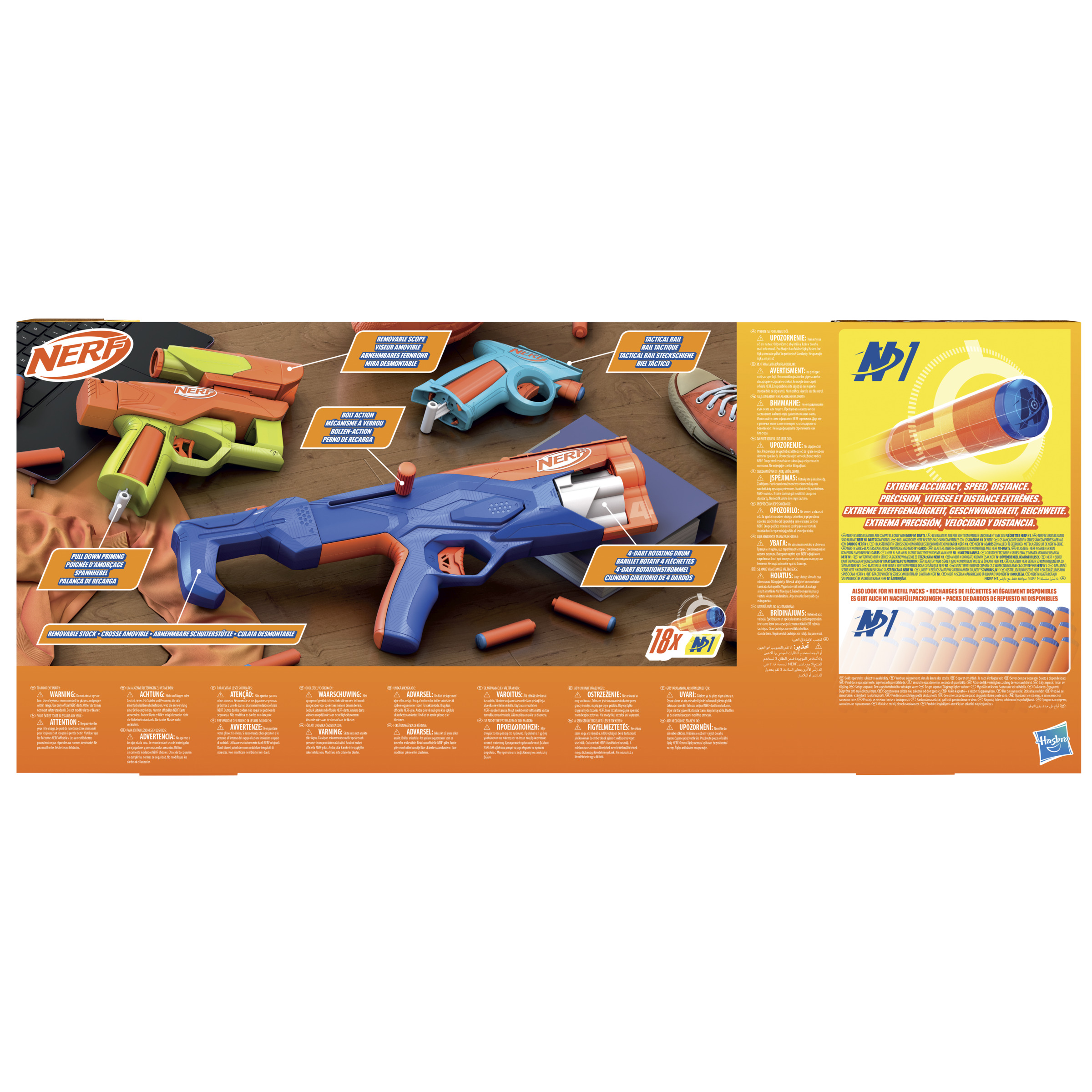 Exhibición de juguetes Nerf. Se muestran varias pistolas de juguete y dardos. Incluye descripciones de texto y elementos de embalaje. Colores naranja y azul.